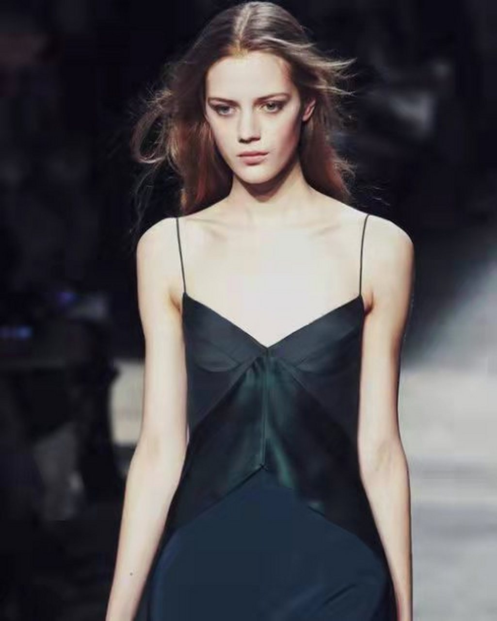 今日份心动来自esther heesch,德国超模艾瑟·希施,拥有一对迷人的绿