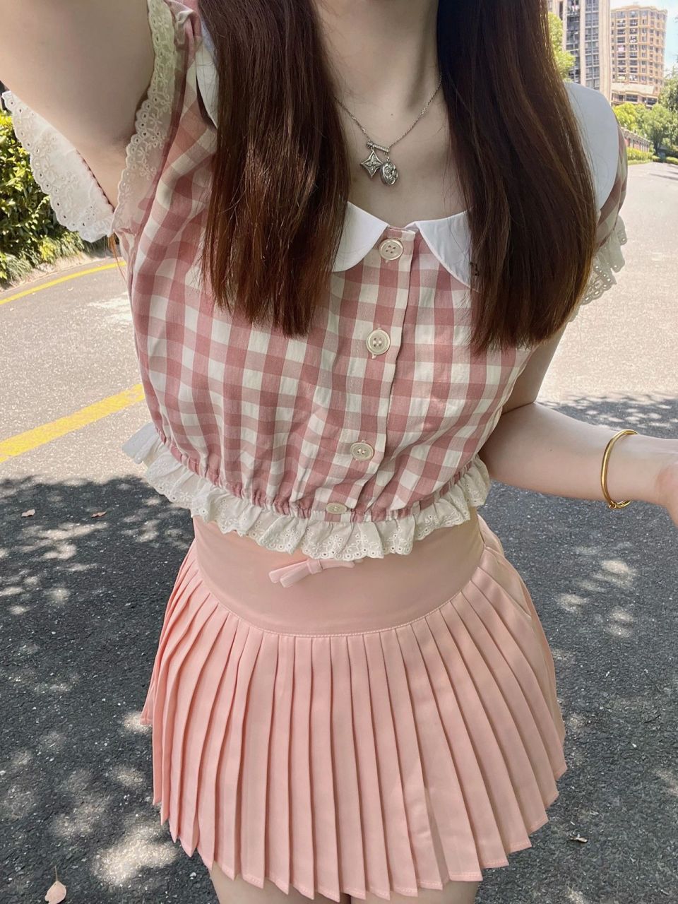 这个粉红格子套装太少女啦  恋恋笔记本刺绣衬衫 玫瑰桃酥百褶裙  粉