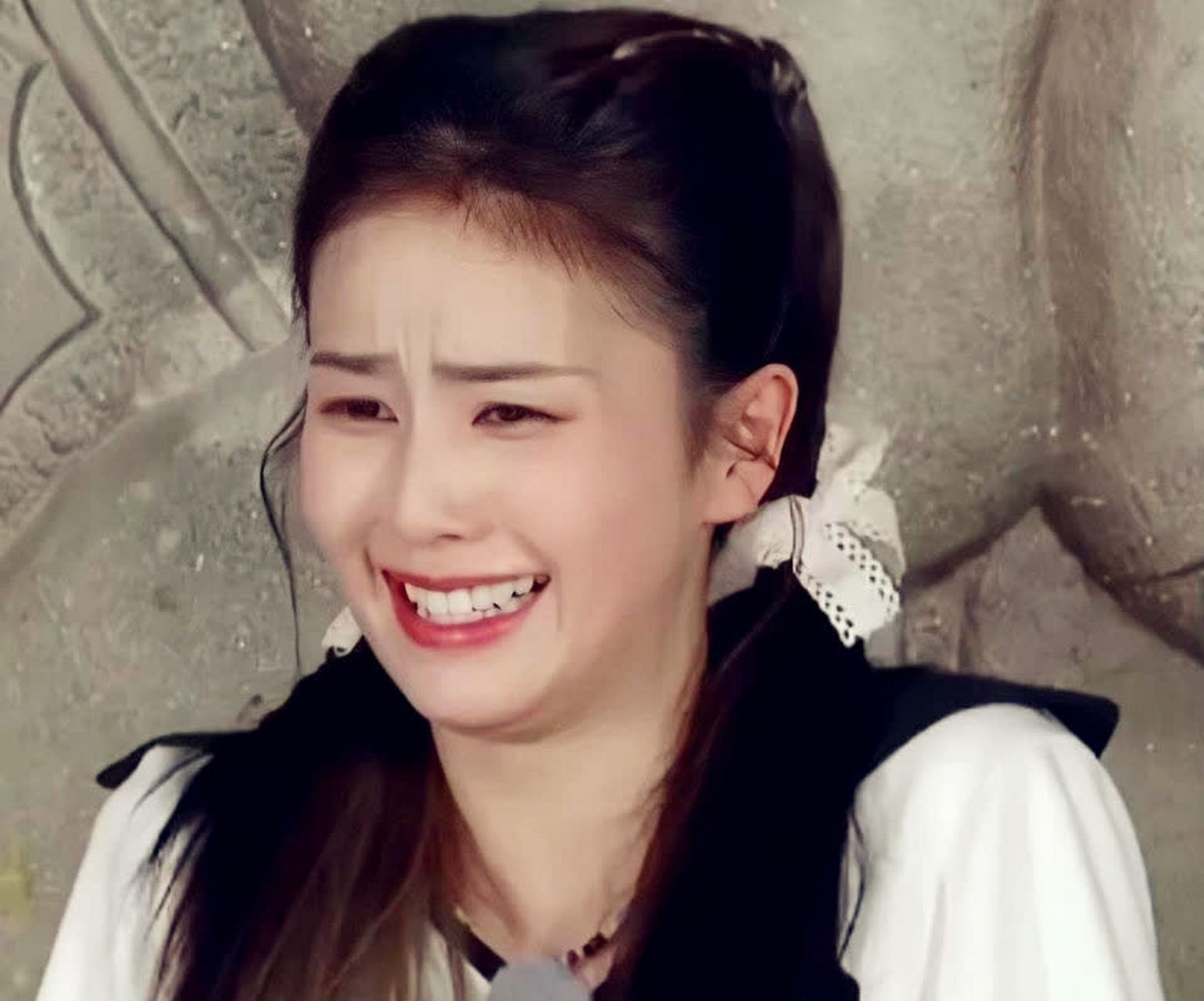 羡慕白鹿,笑起来没有皱纹[坏笑]