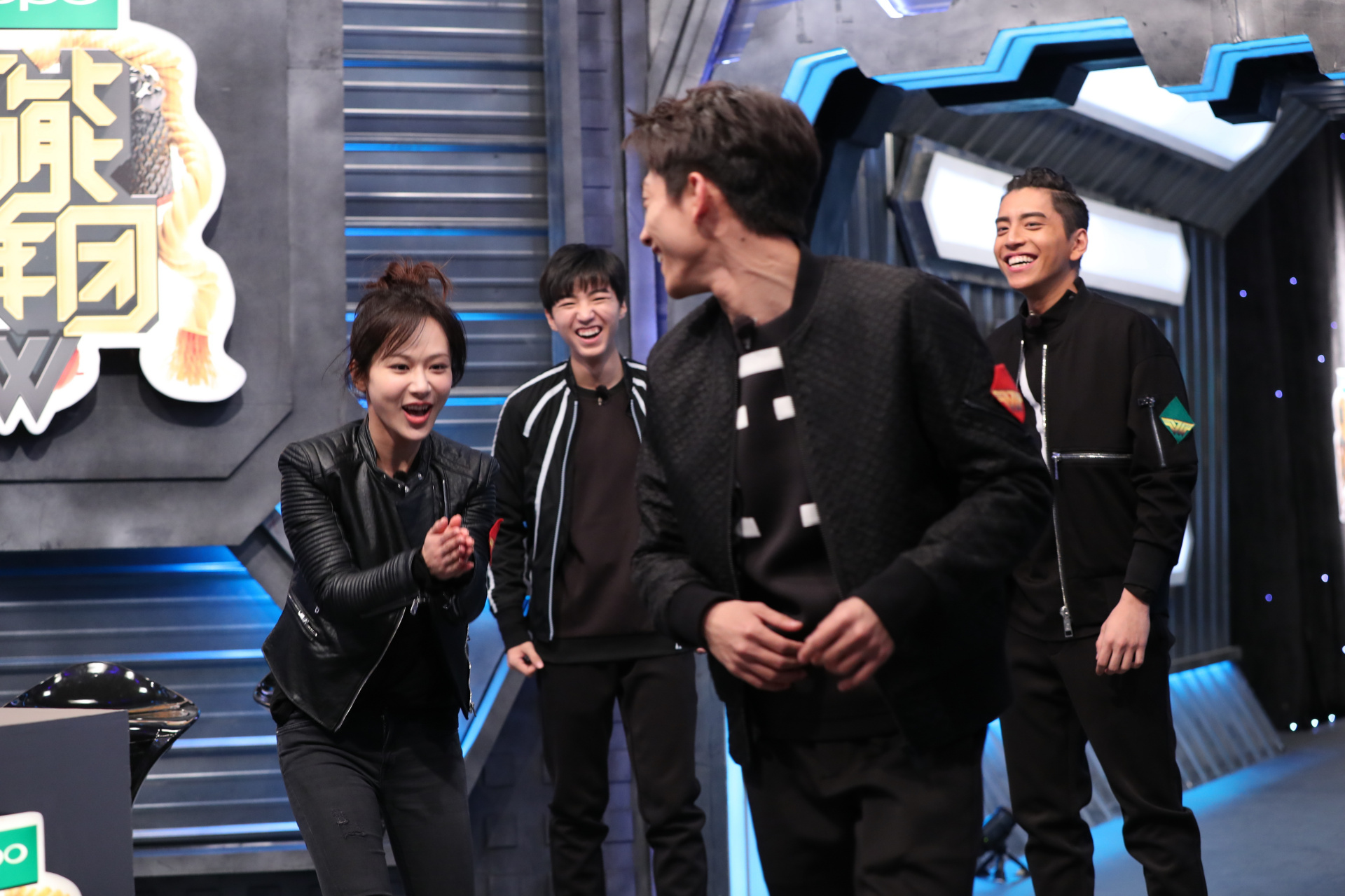 杨紫张一山# 高能少年团剧照,见面就是干,两人能保持快20年的友谊太