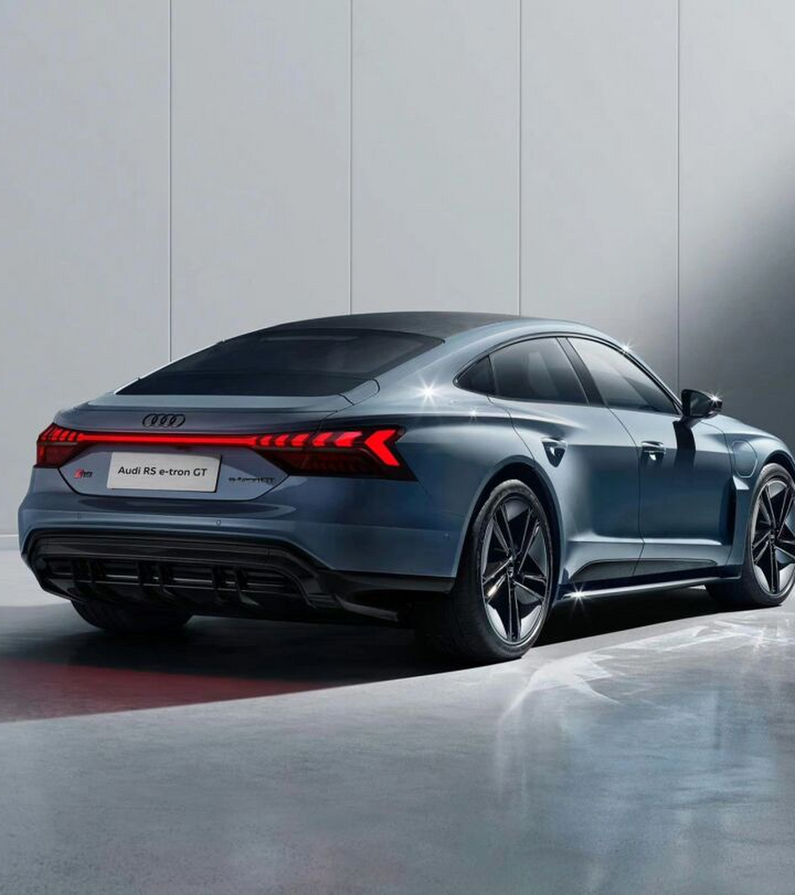 1万!  奥迪rs e-tron gt国内售价调整,原售价146.88万元,现售价124.