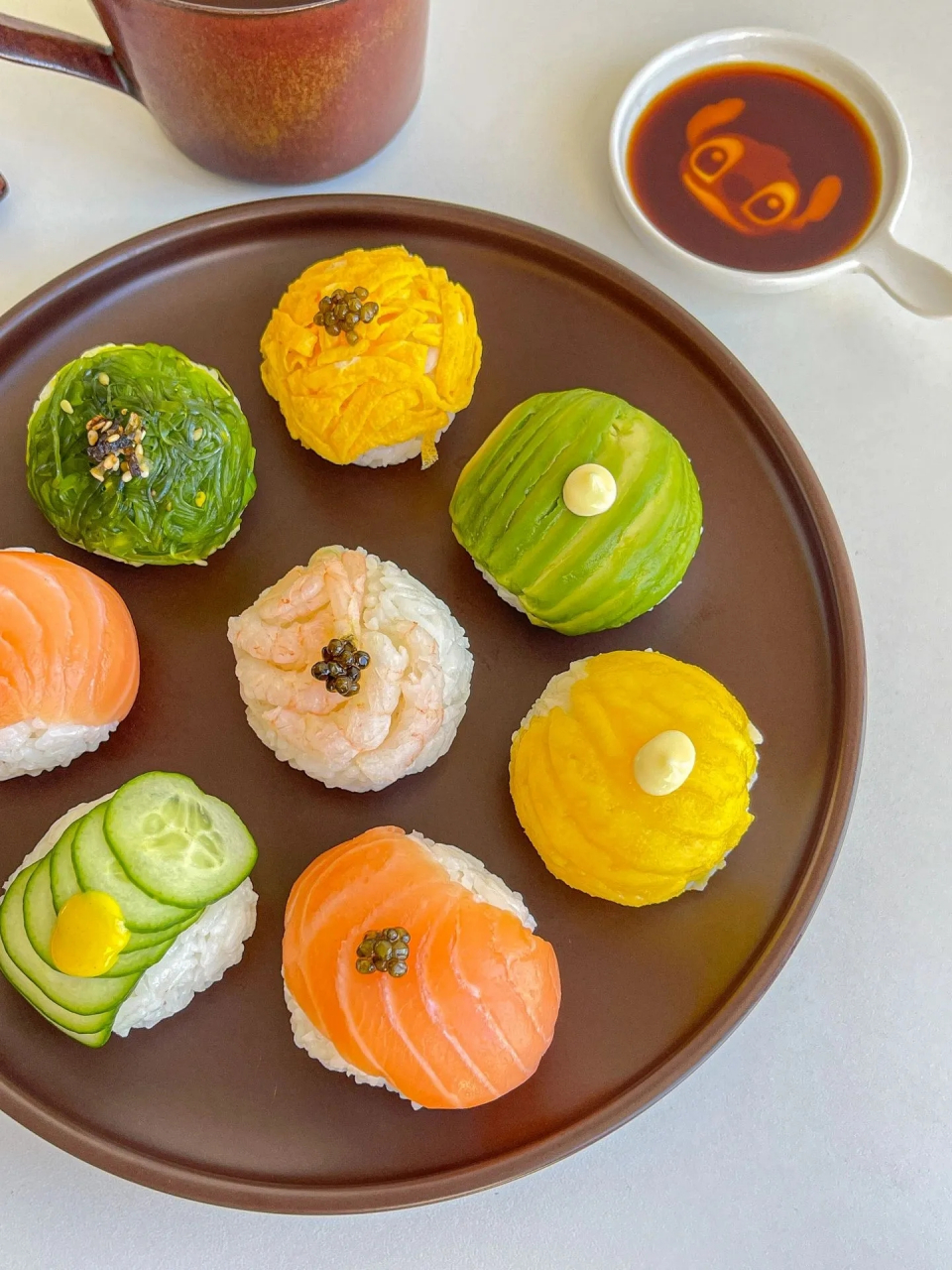 元气早餐宅手鞠寿司一口一个太满足了  	 食材: 米饭77鱼子酱77