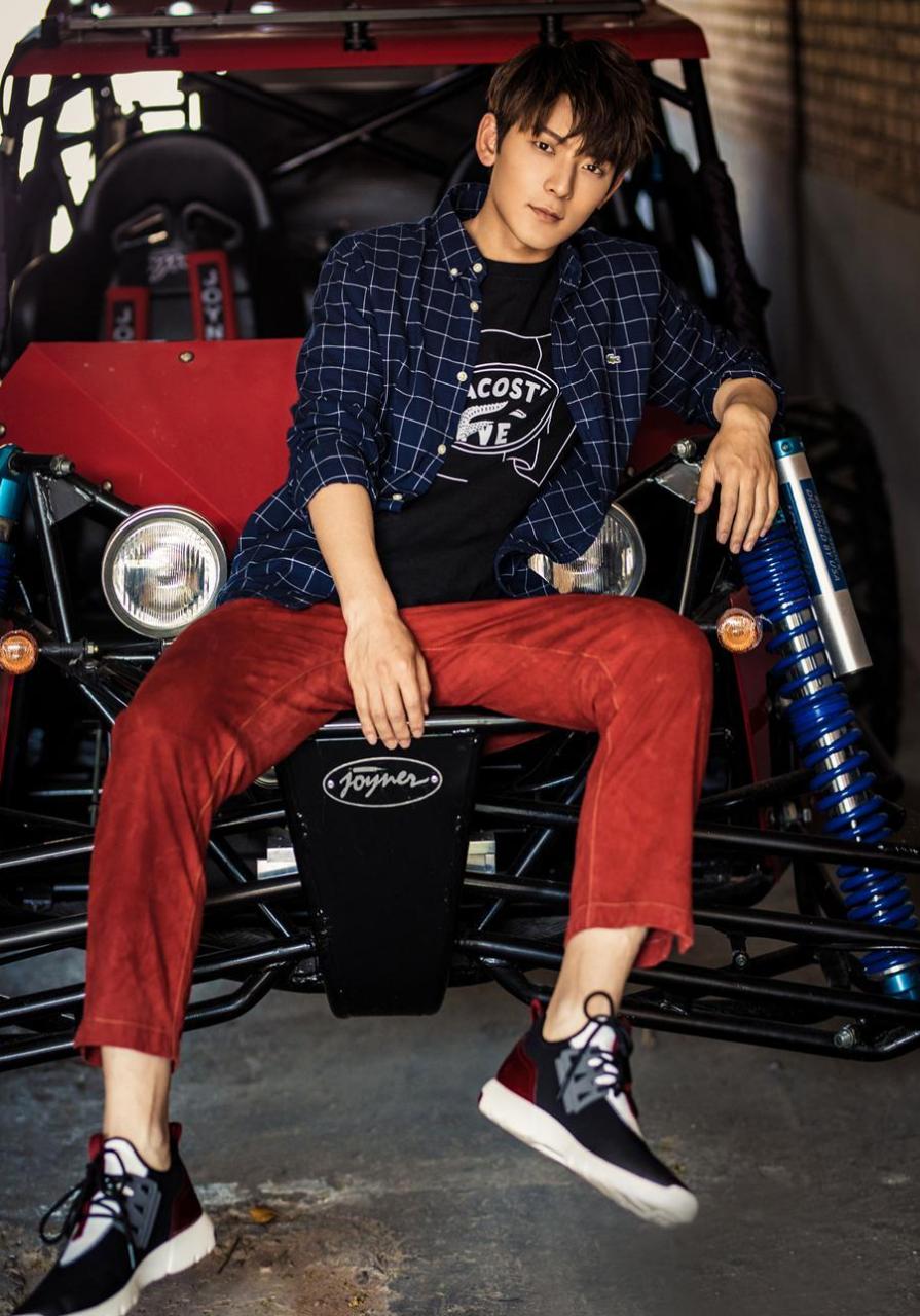 陈翔最新街拍写真公开 变身"老司机"撩力再升级