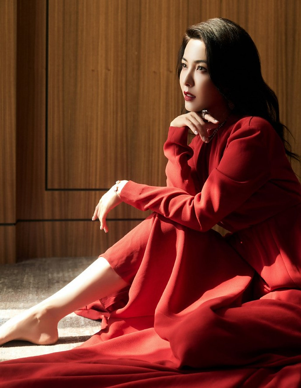 星闻#  曾黎这成熟女人的魅力! 而且还是要什么有什么! #曾黎写真集