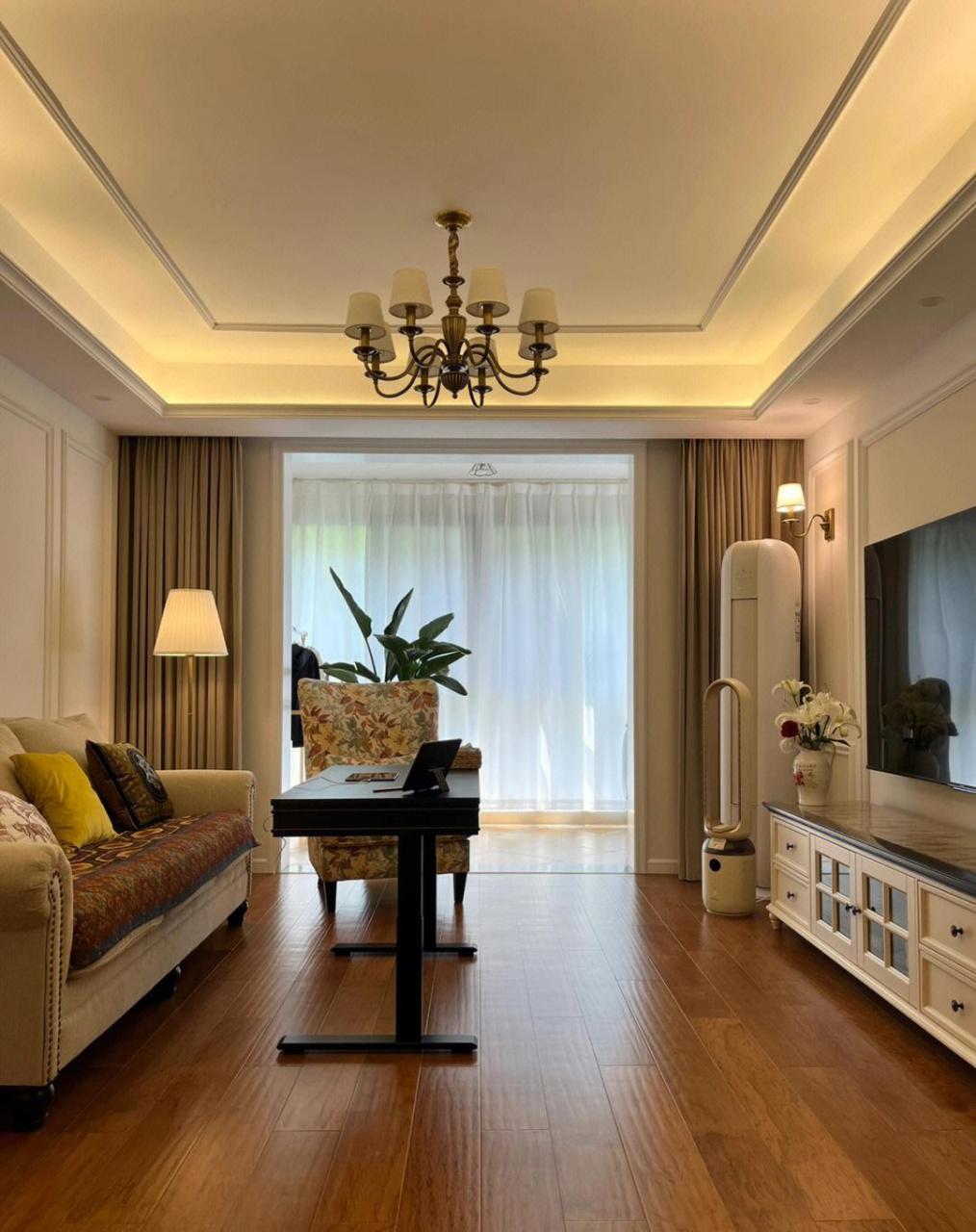 我们家的房子套内100平,三室两厅两卫,装修最怕走弯路,最要注意的是