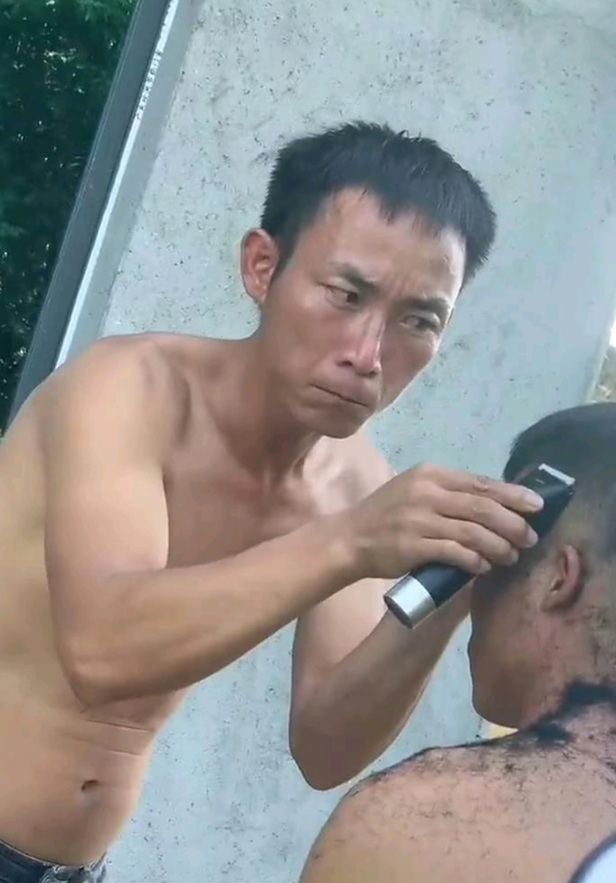 这个托尼老师看表情就很专业