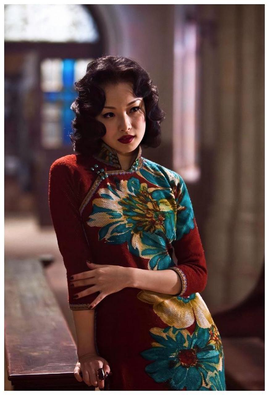 倪妮《金陵十三钗》后再拍民国剧,穿粉色旗袍优雅甜美,气质惊艳