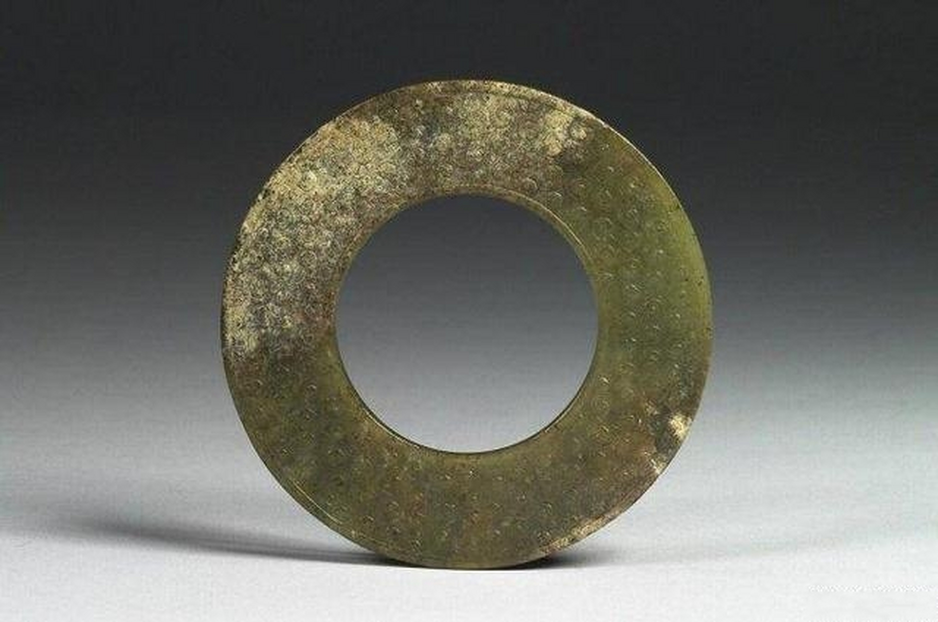 台北故宫博物院收藏的一组古代玉器.