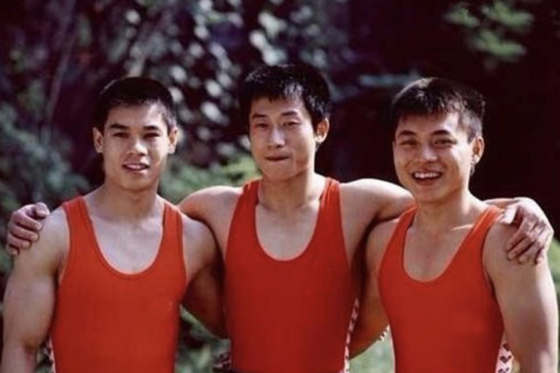 被李宁称作"师兄"的#童非# 车祸后坚持比赛仍夺三金,为中国体操首次