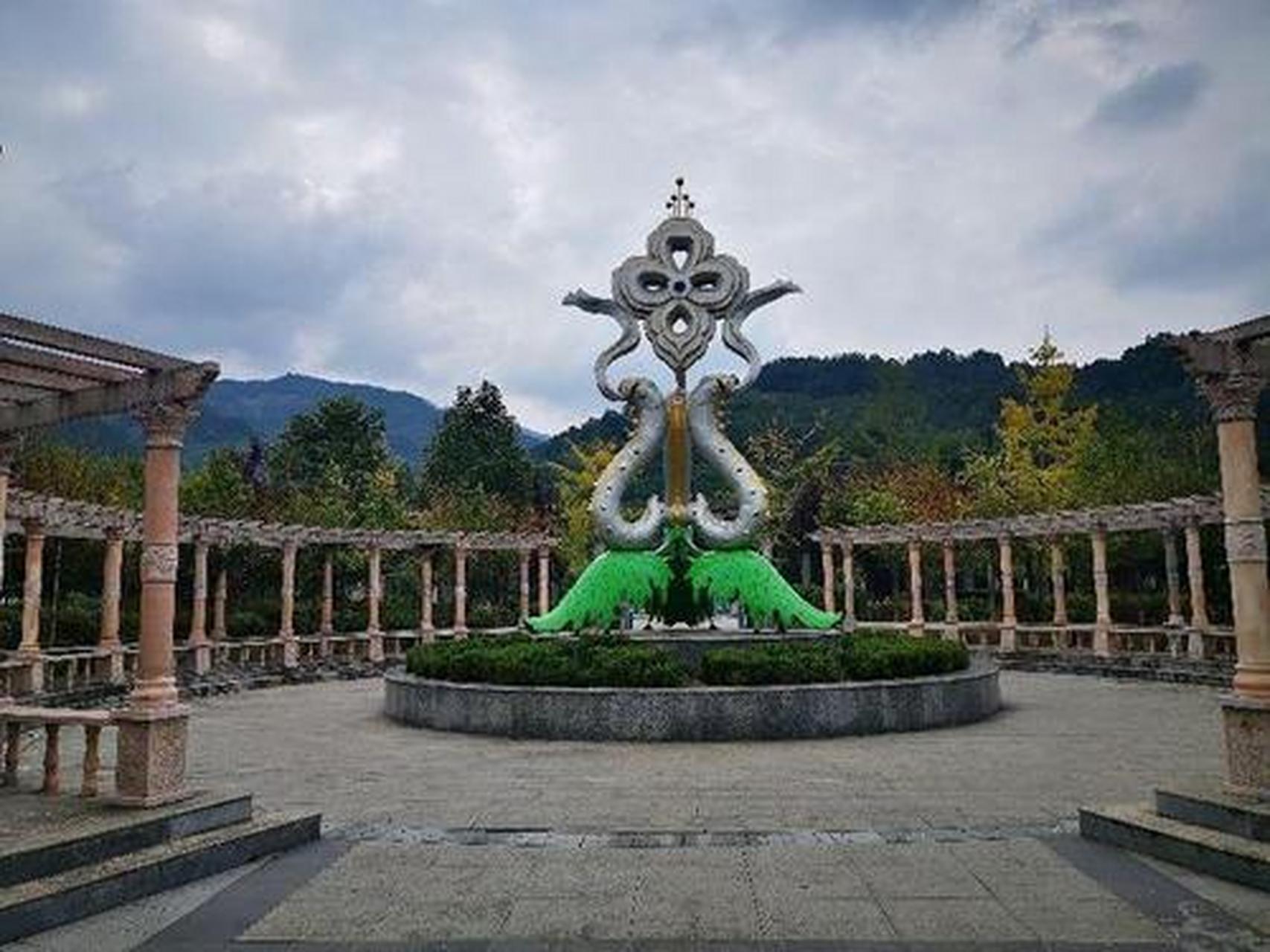 池河镇地处石泉,汉阴的交界处,位于石泉县城以东12km,镇域总面积101