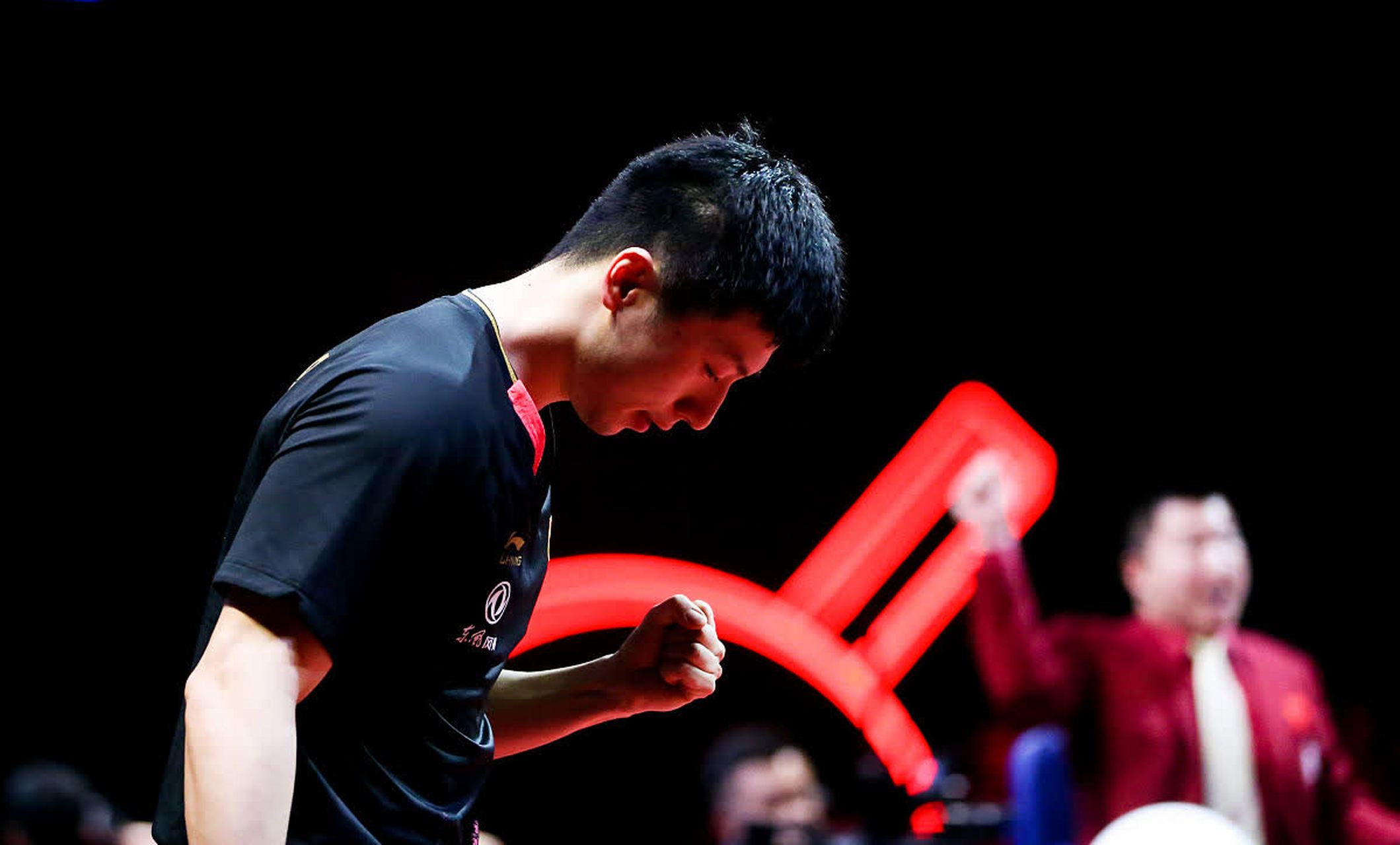 马龙,这个名字已经成为乒乓球传奇的代名词.