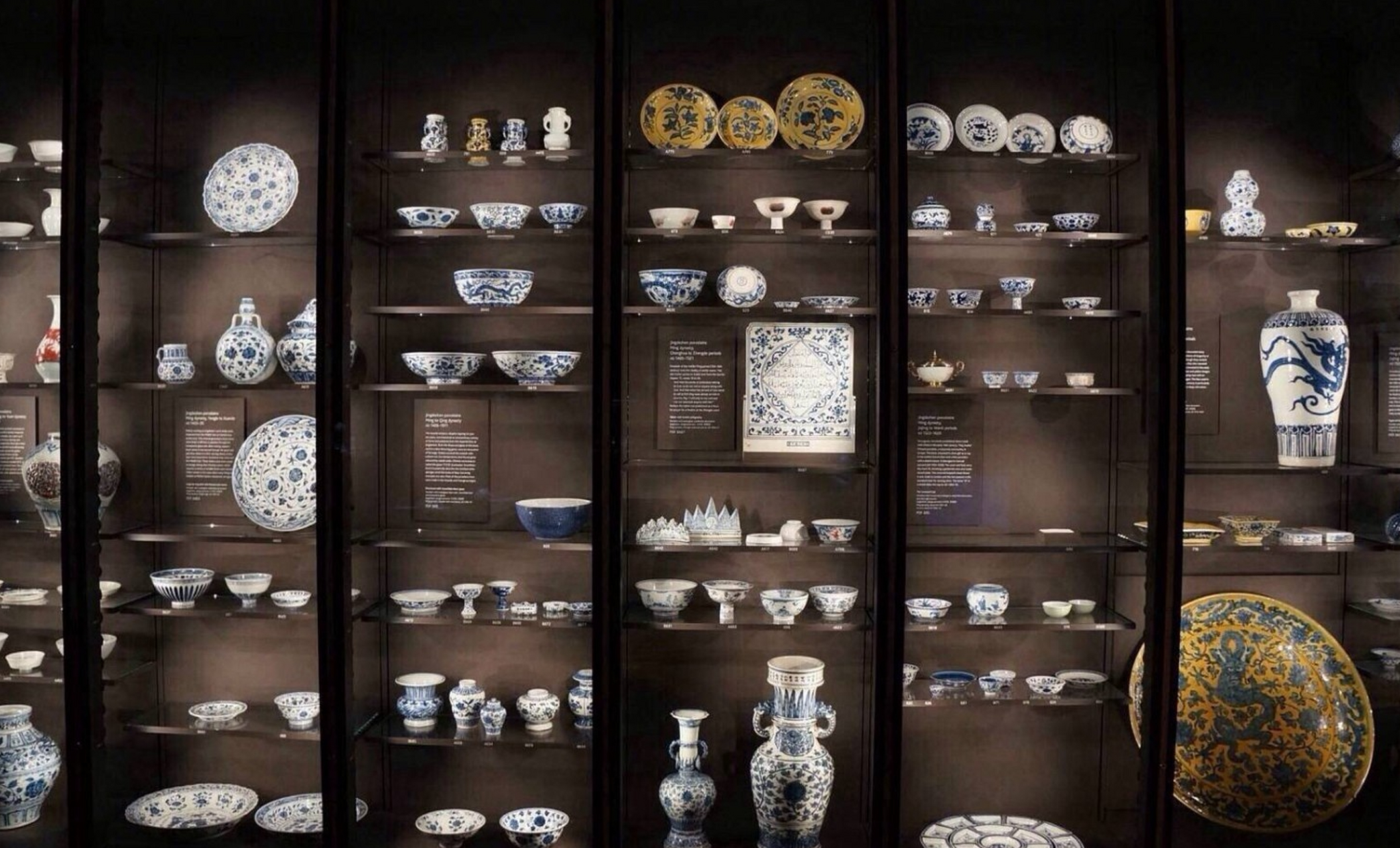 当地时间16日,大英博物馆库房中的大量黄金和珠宝文物被盗,此事引起