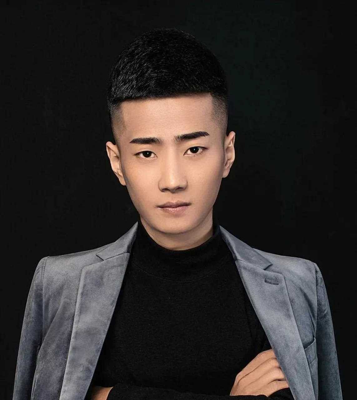 刘叉叉爸爸表示的确是叉叉不对, 喝多了口误了       刘叉叉内涵吴迪