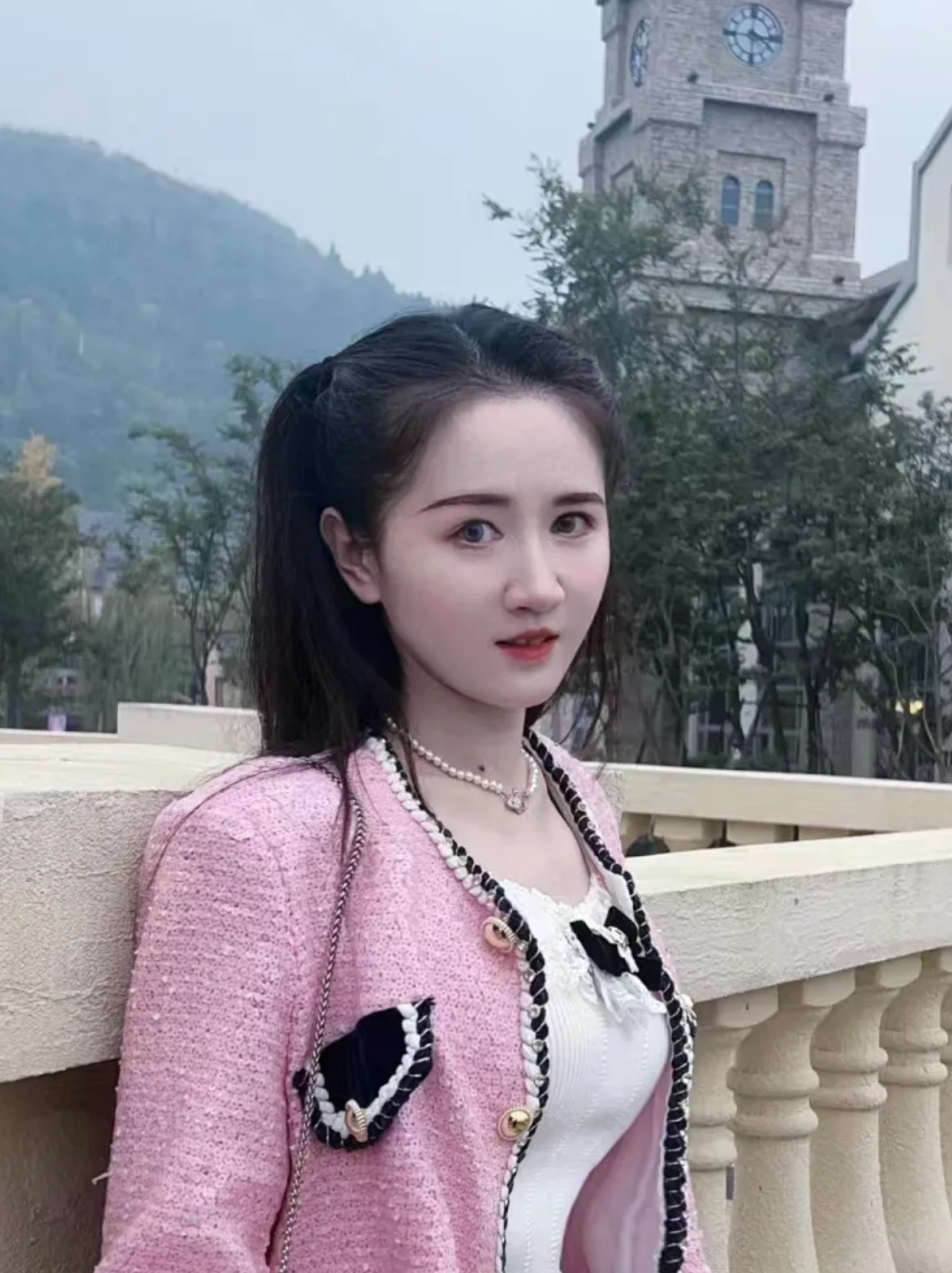 给我一个解释,居然当着我的面冒充我 @北北北鼻鼻鼻