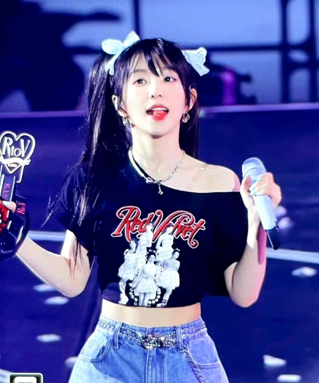 我看到裴珠泫的蝴蝶结双马尾,感觉好甜啊!