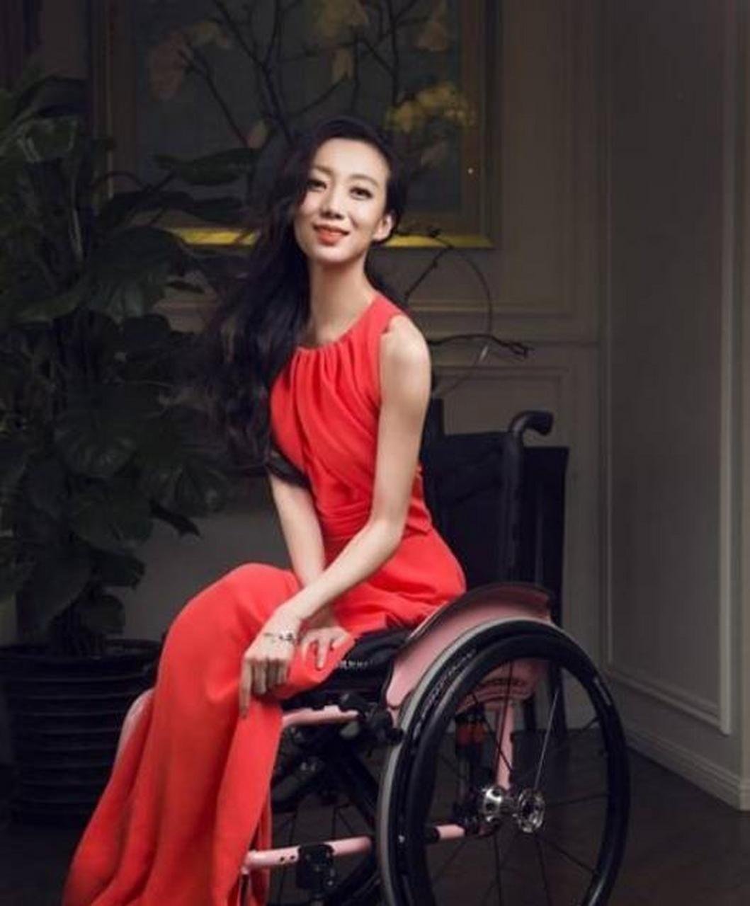 当年,为了与郎昆在一起,刘岩不顾自己的名声,可她出事后,郎昆却立即