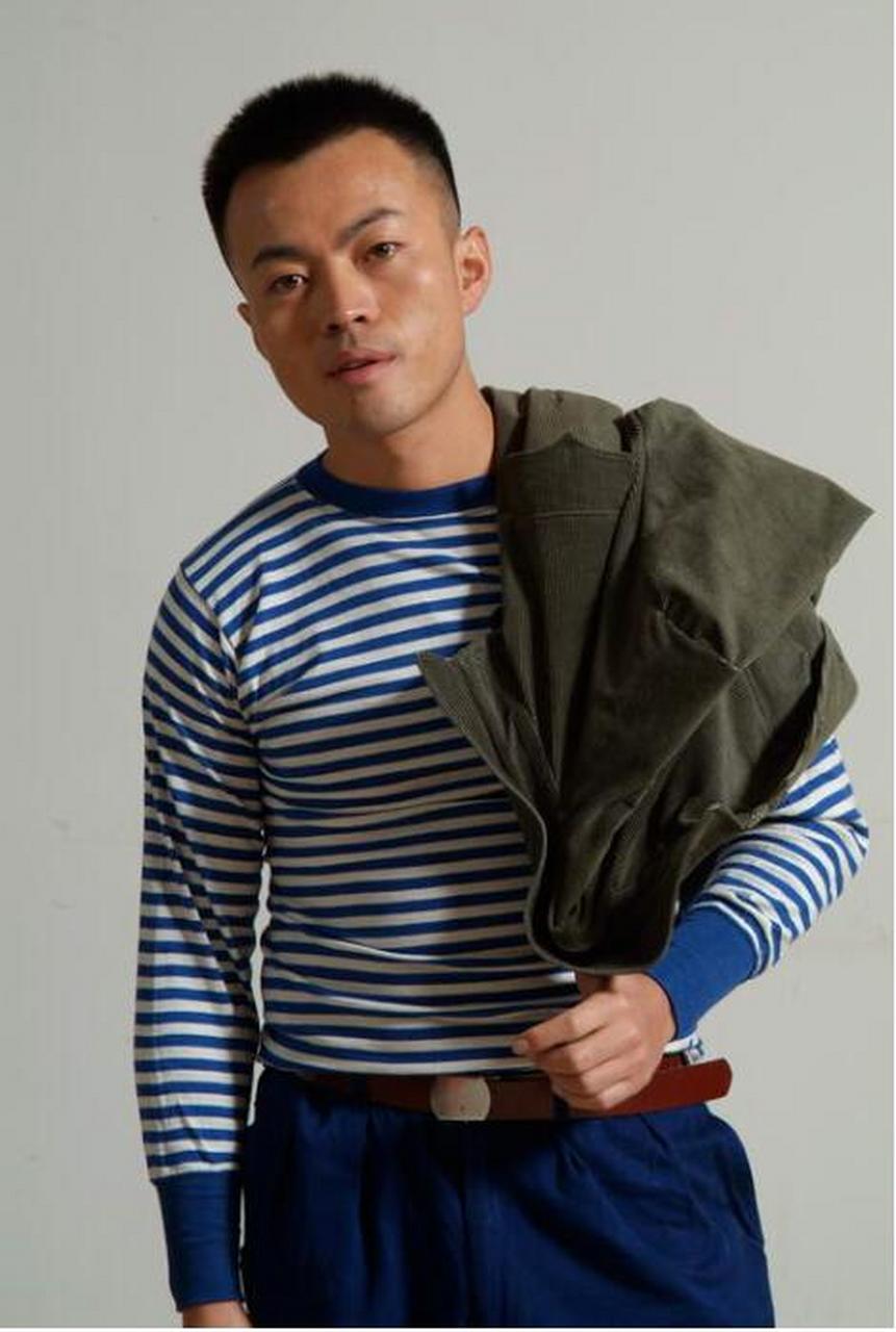 在《狂飙》中饰演"唐小龙"的林家川竟然是货真价实的"星二代",他的