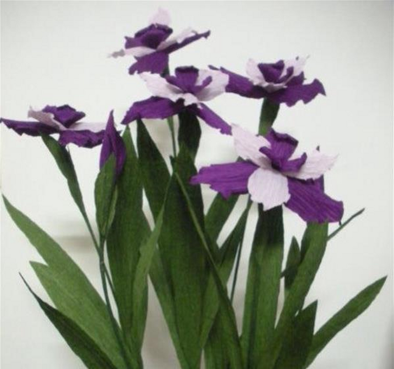 皱纹纸鸢尾花的折纸方法[爱你]