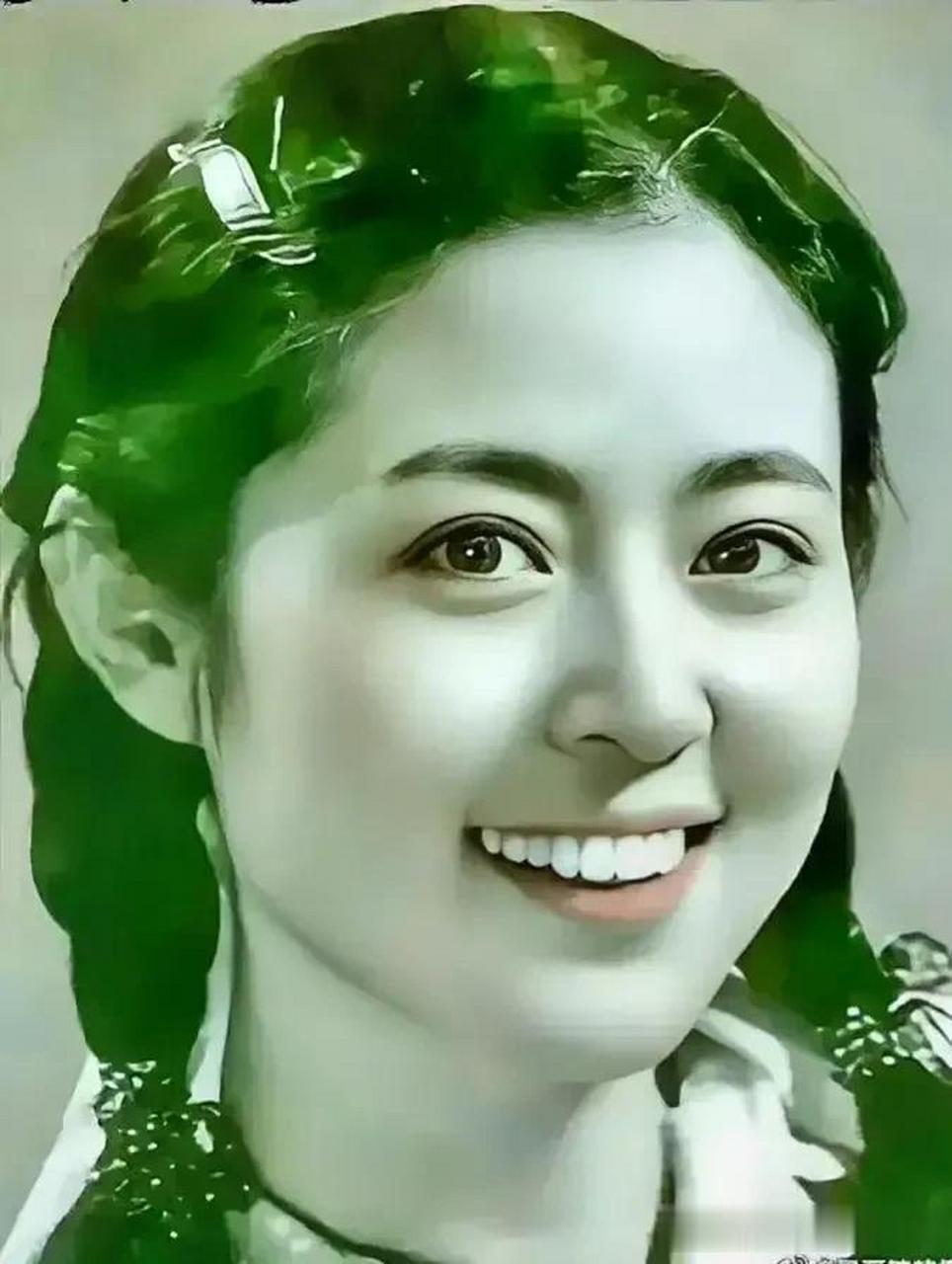 拍摄于上个世纪八十年代的女明星,好漂亮,她端庄优雅,冰清玉洁,晶莹