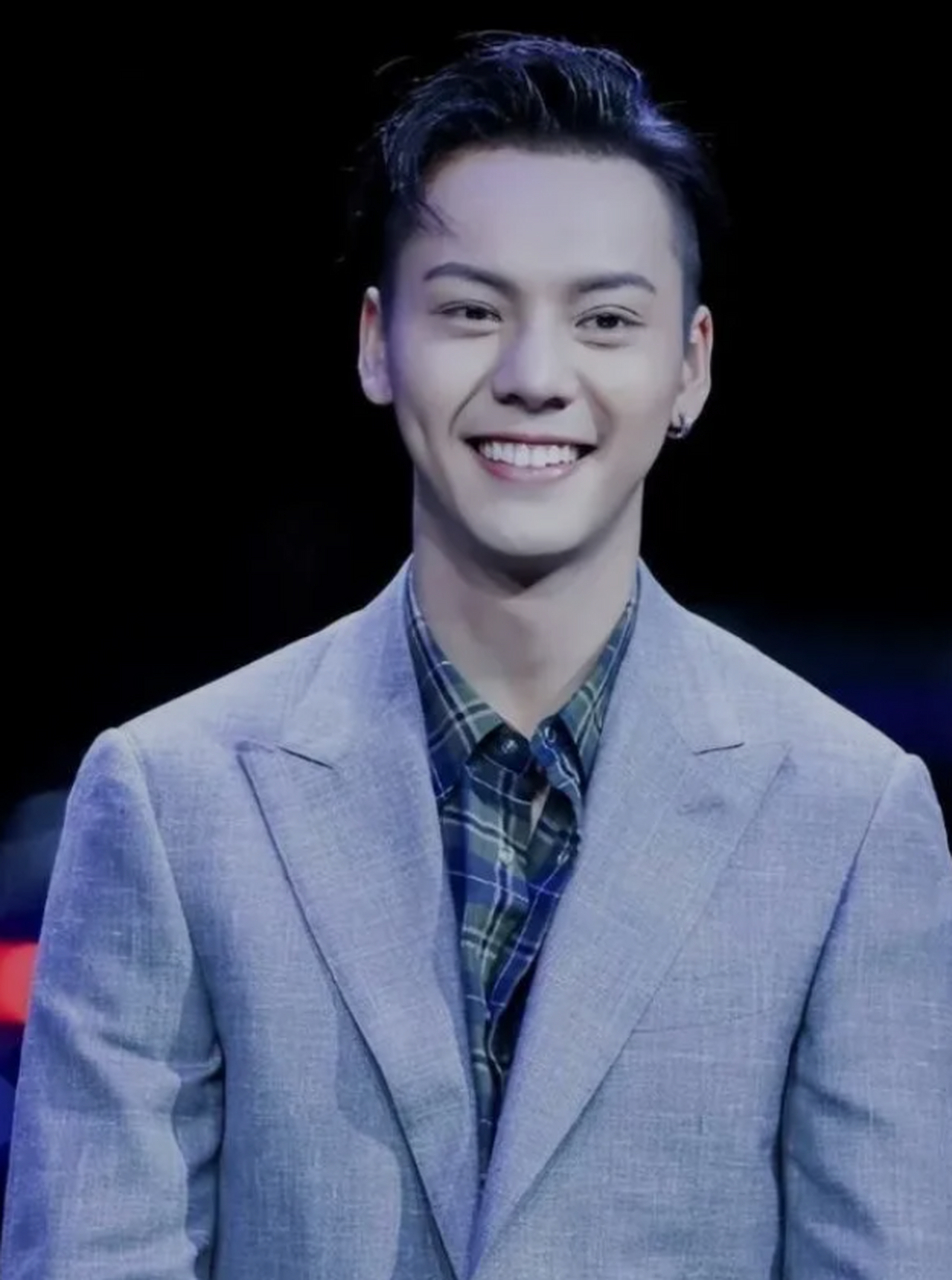 14年后再看陈伟霆,才知道他当年被angelababy抛弃后为何这么努力