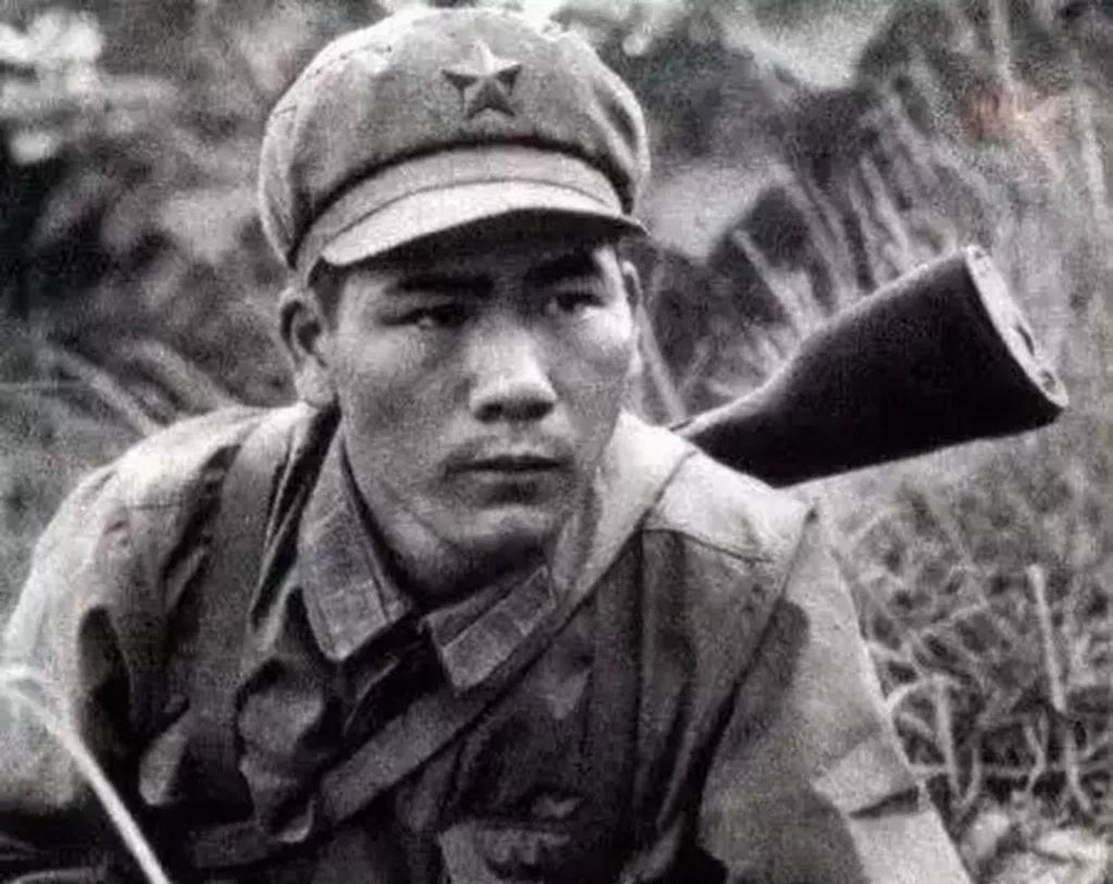 百家号星火计划# 李怀琼,一等功臣,"战斗英雄" 1981年5月5日凌晨