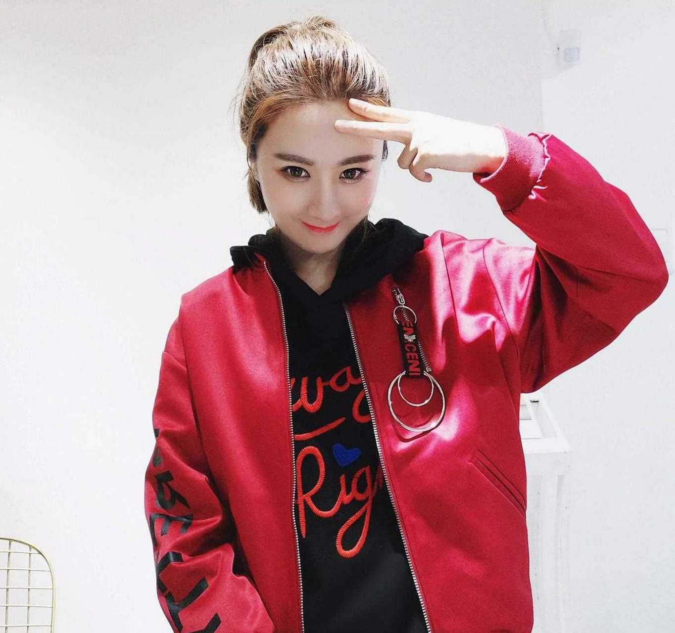 [不要啊] [闭嘴] 有很多网友都在网上晒出了薇娅的作息表,每