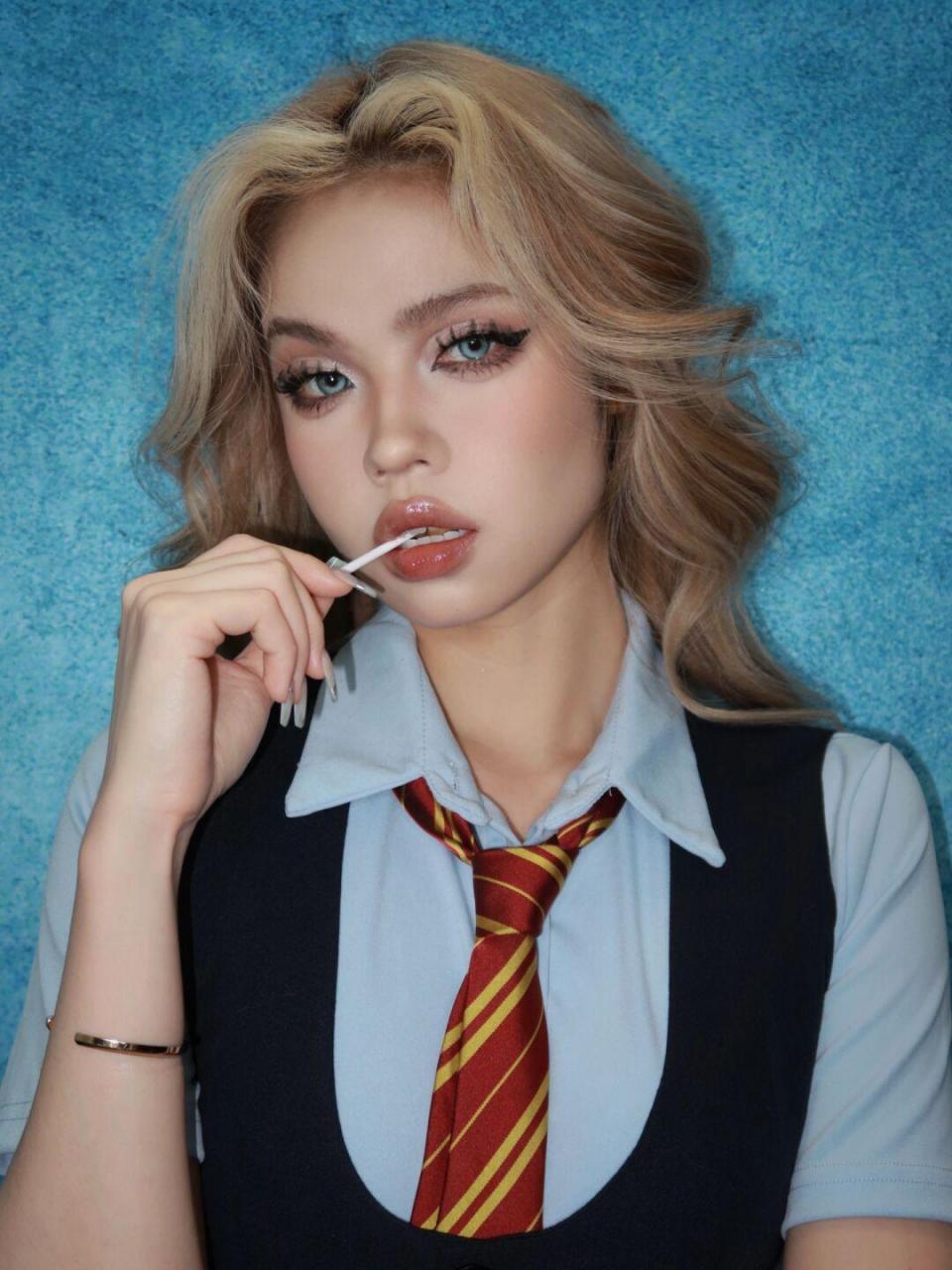眉清目秀混血儿美女,真的好漂亮