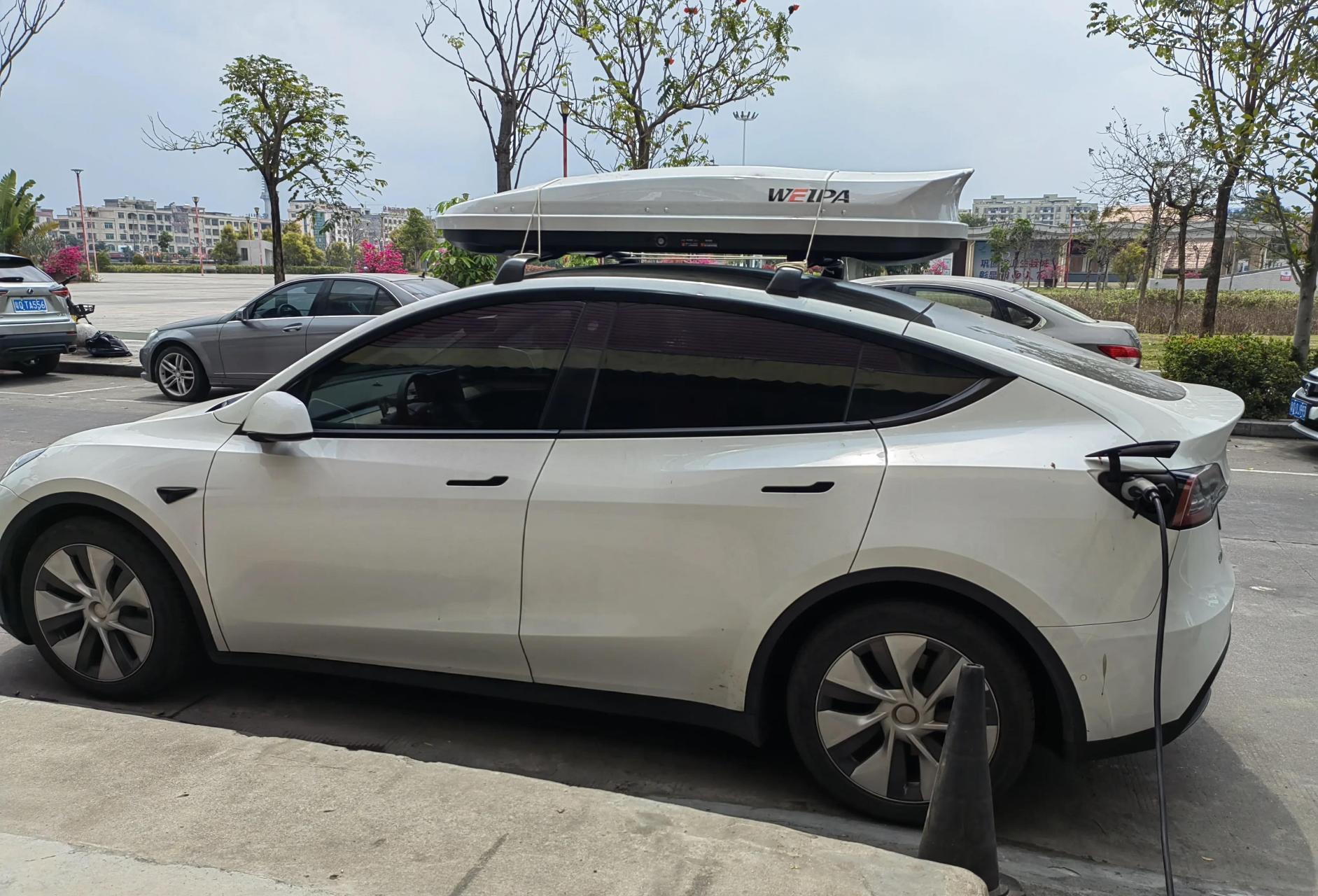 分享一下我的小特model y安装车顶行李箱后这两个多月来的使用感受