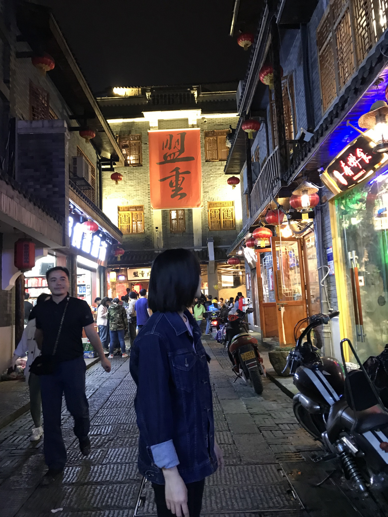 作为长沙的美食圣地,黄兴南路步行街聚集了各种各样的美食,让人垂涎