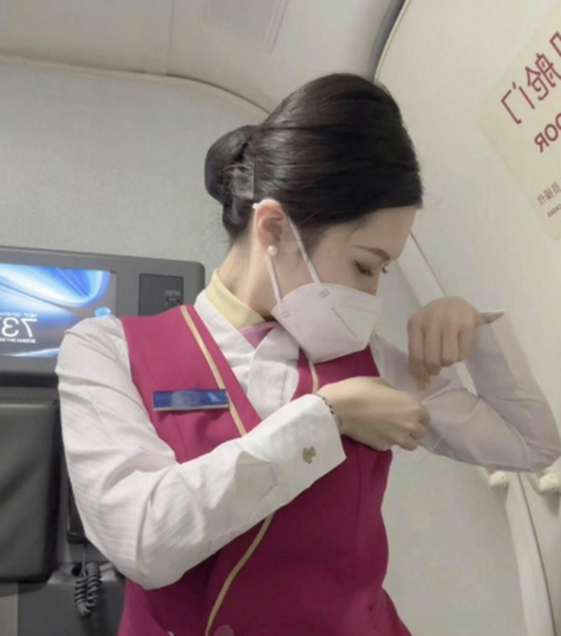 空姐下班后换装备,感觉完全变了一个人