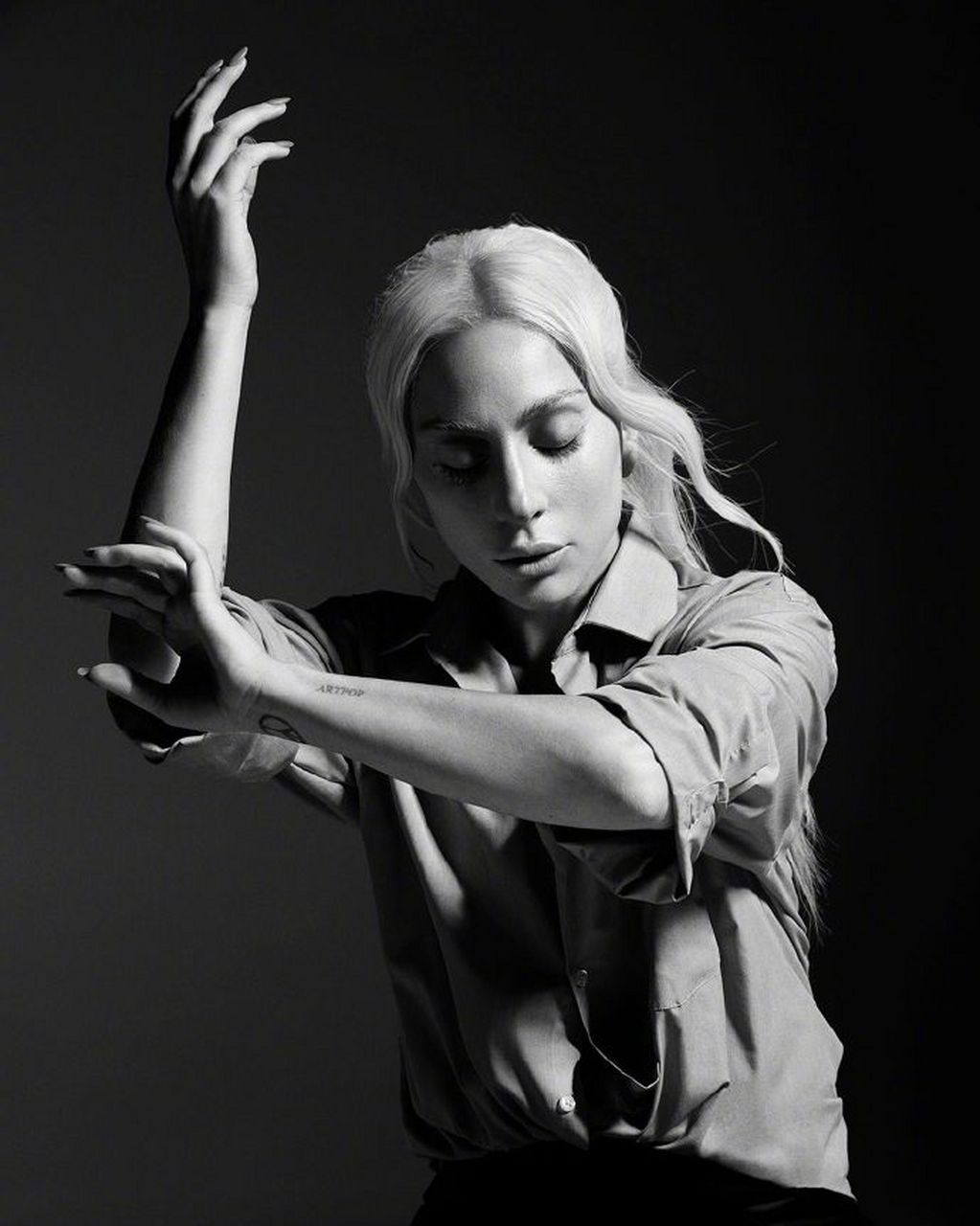 太美了!  嘎嘎 lady gaga 最新香槟代言写真美照曝光