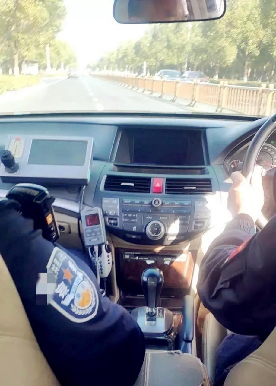 带你们看看,警车内饰!万万没想到居然是这样的!