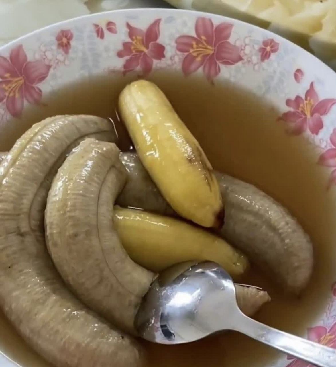 自己做的香蕉罐头,难怪这个罐头市场上没有卖的?,[抠鼻]