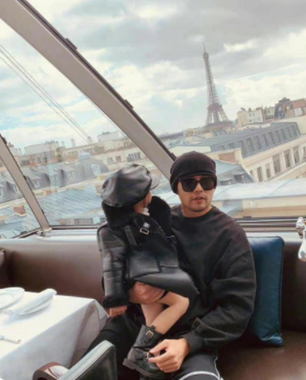 这真的是爸爸的前世小情人