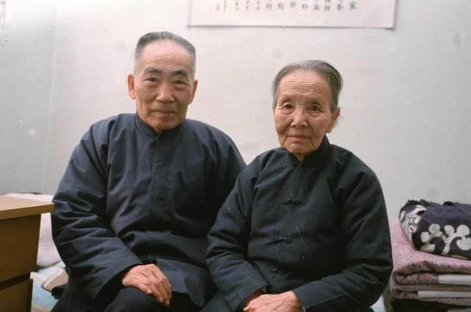 1929年,著名作家冰心和吴文藻结婚,婚后,吴文澡把冰心的照片放到了