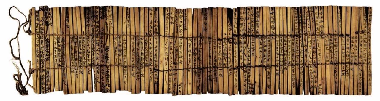 慢说儒学——儒家小故事之韦编三绝  《史记·孔子世家》:"孔子晚而喜