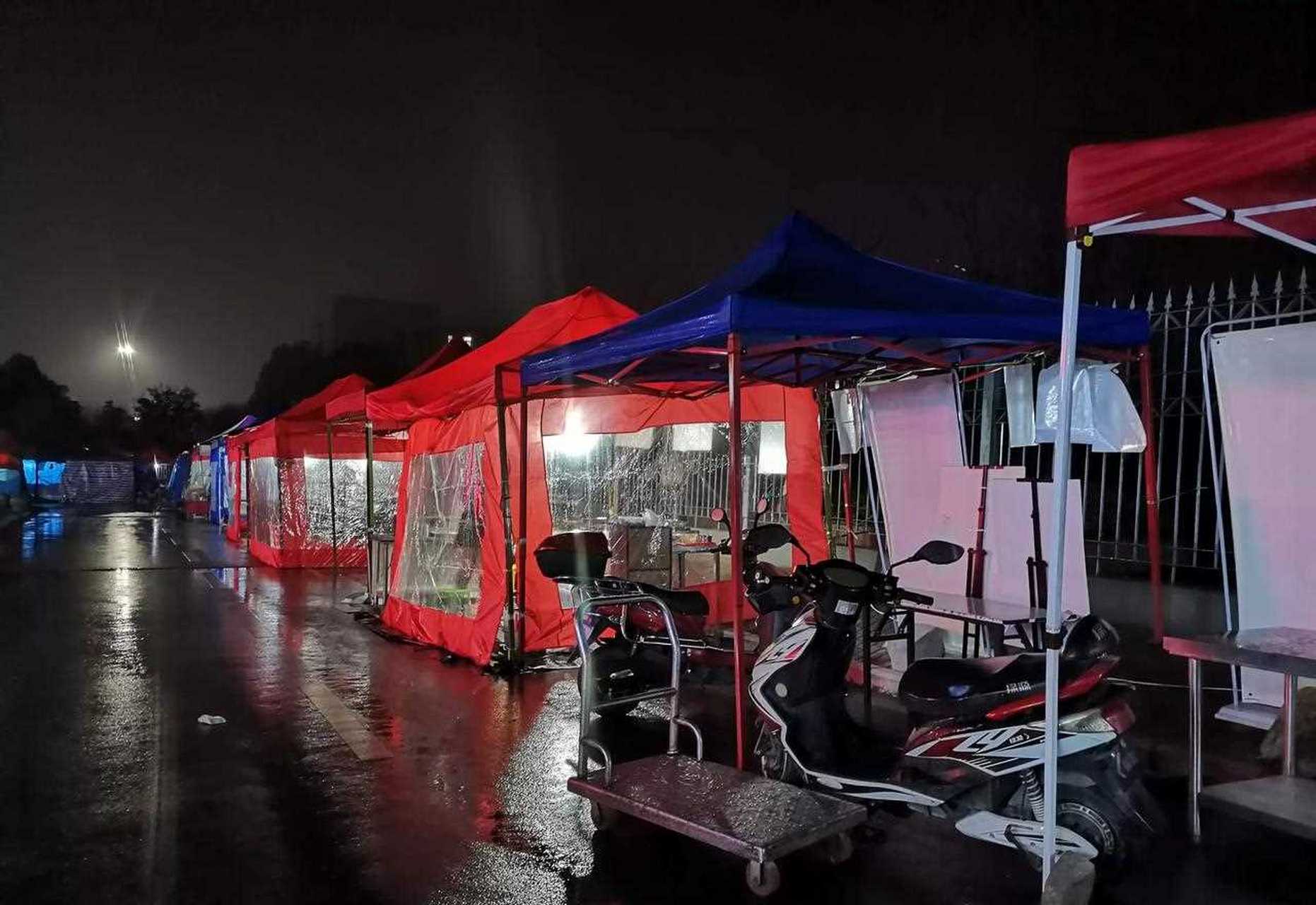 十堰大学,校墙外的美食