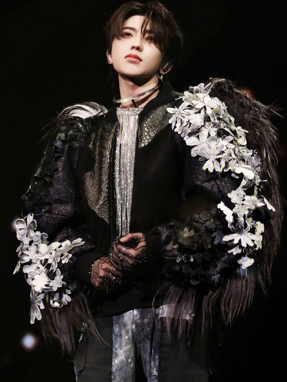 蔡徐坤香港演唱会门票售罄,蔡徐坤的演唱会一直都备受瞩目,其表演风格