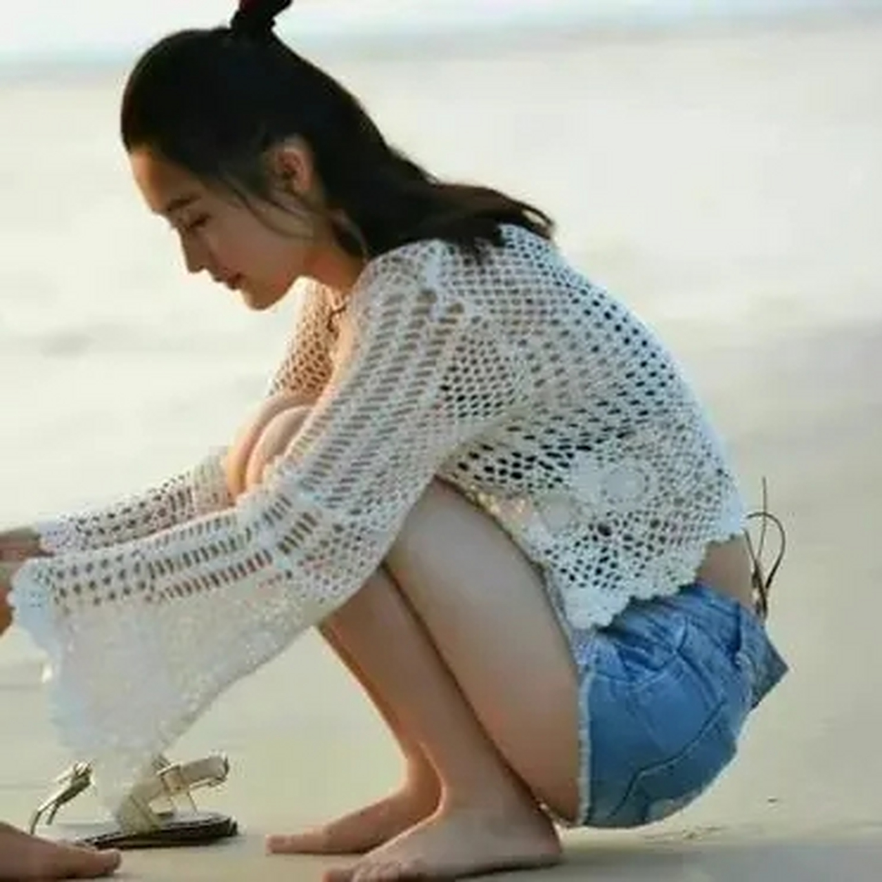 李沁的海边照,她真的好享受这一刻