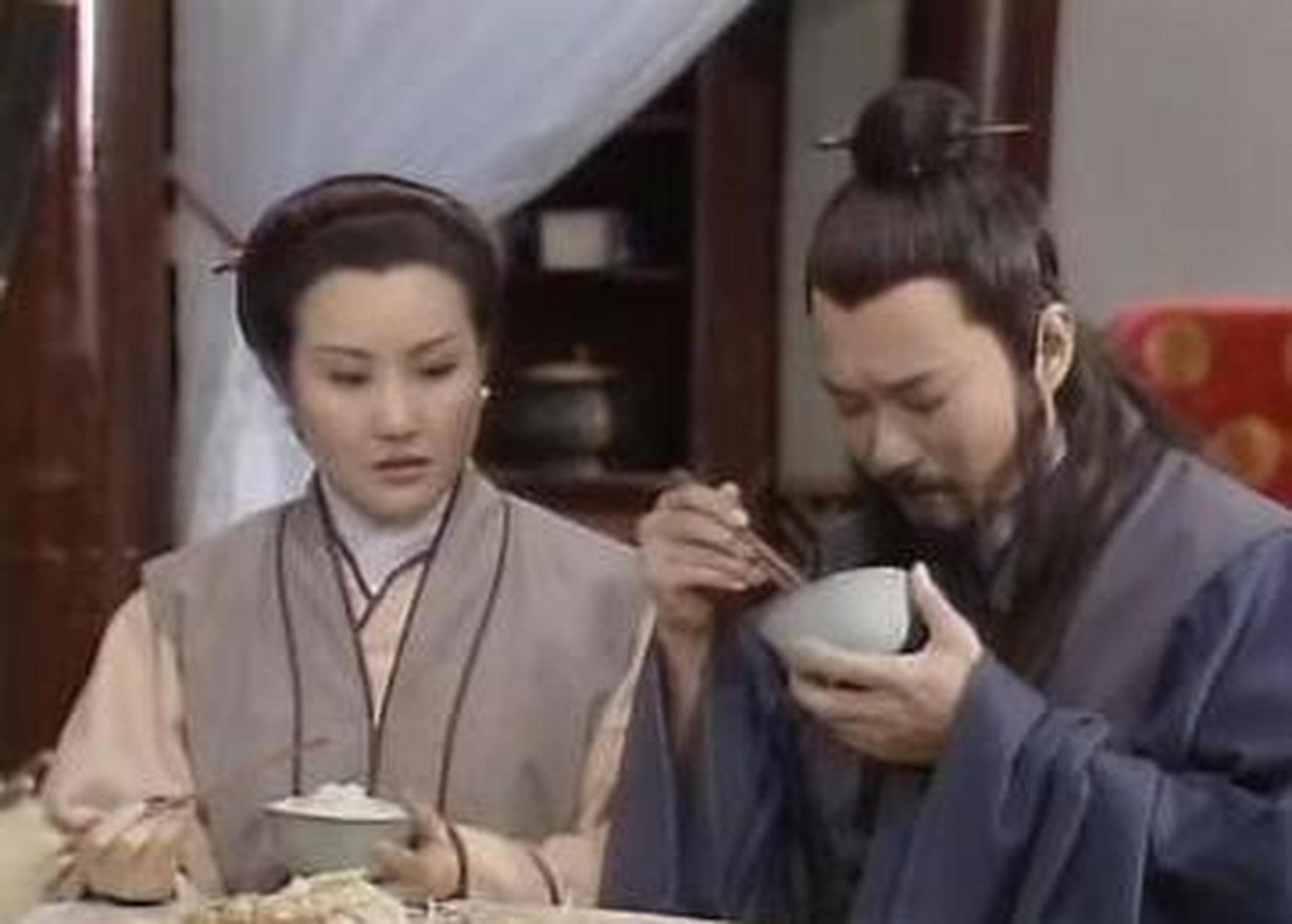 新白娘子传奇中,许娇容可以接受白素贞,为何却不能接受胡媚娘?