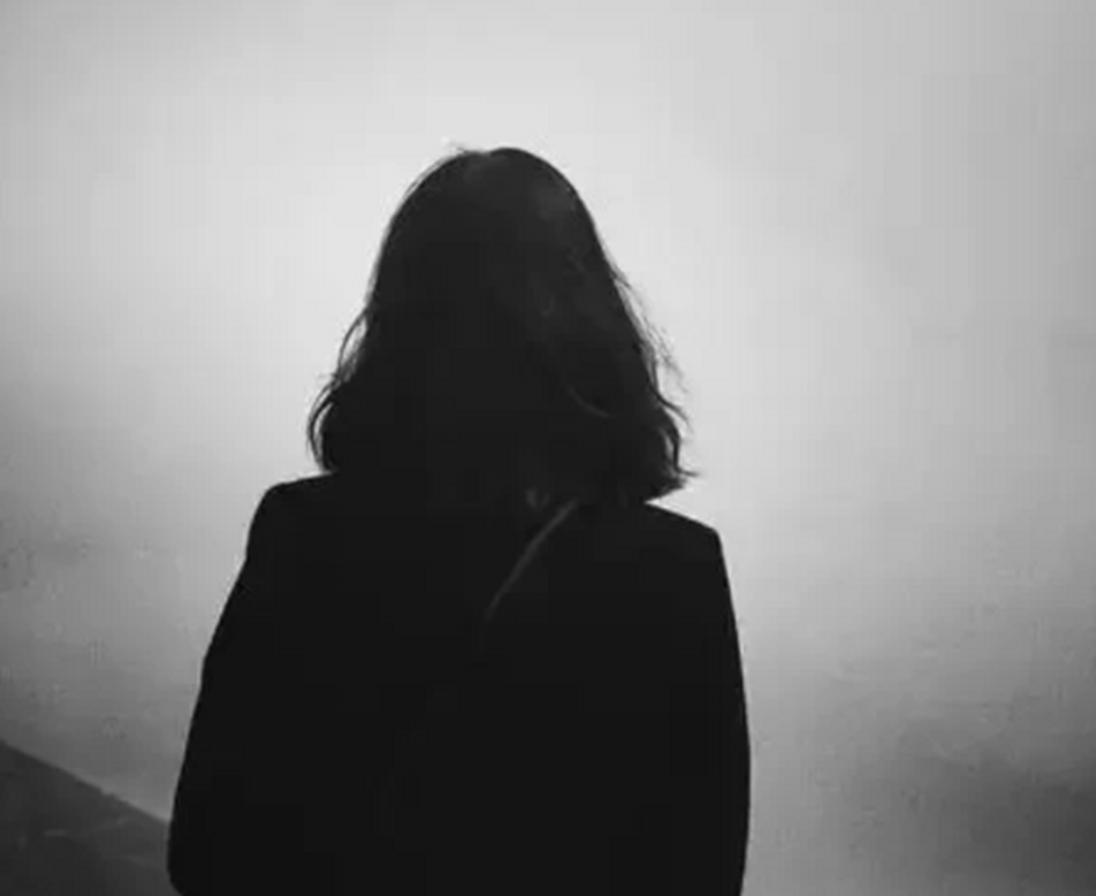 朋友说,用美颜嫁接的照片做微信头像当诱饵,就想看看有没有人爱上我