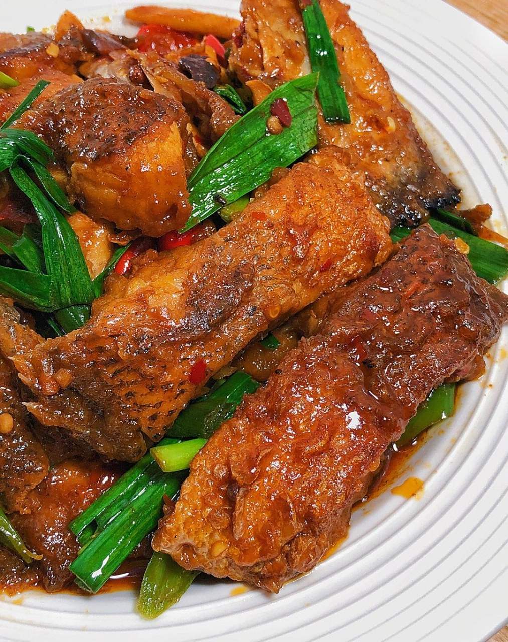 我妈教我做的红烧鱼块太好吃了|||这样做的红烧鱼块真的太好吃了,超级