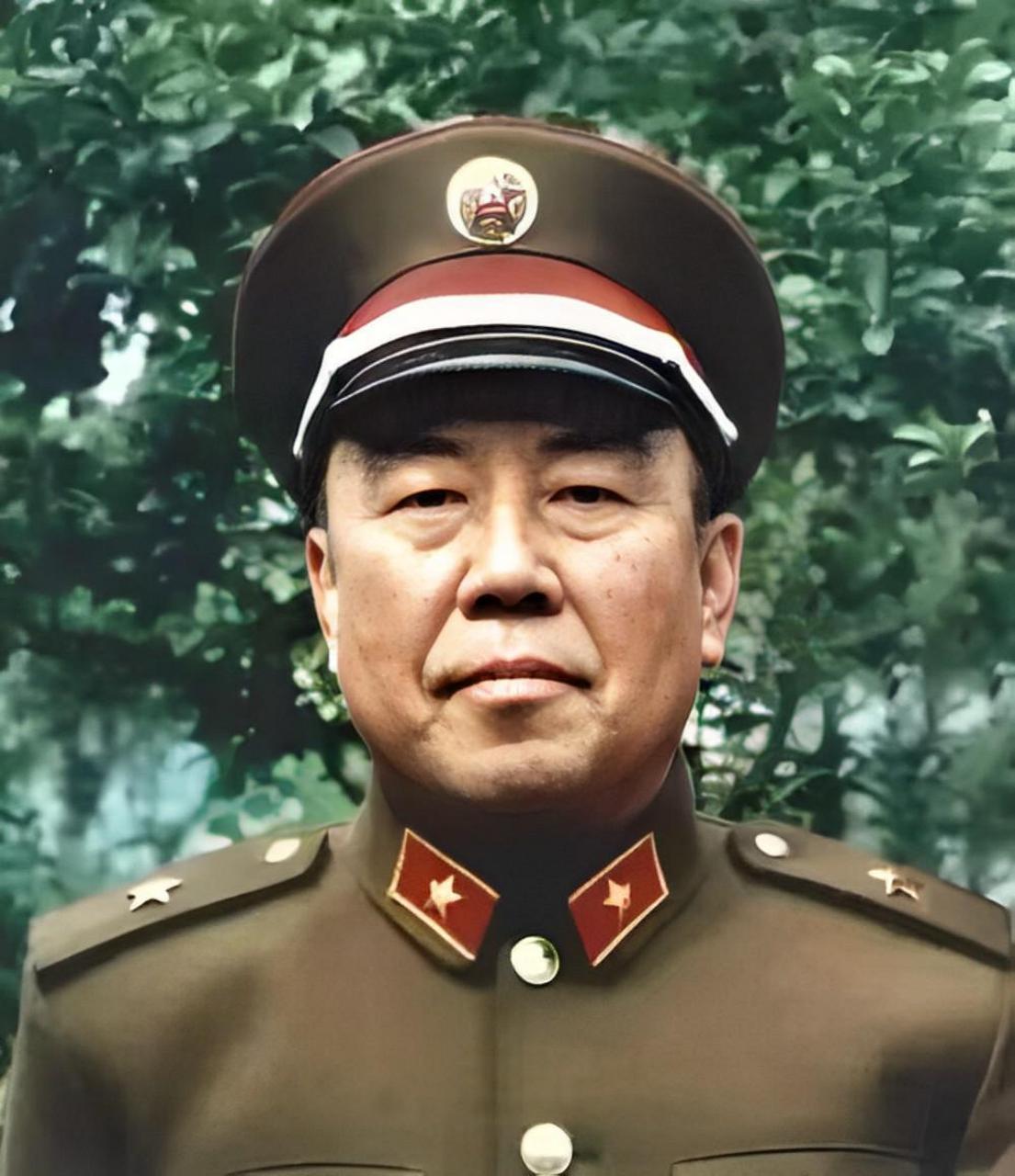 1979年,第11军军长陈家贵从越南战场回乡,却被一个混混摸了摸,将军