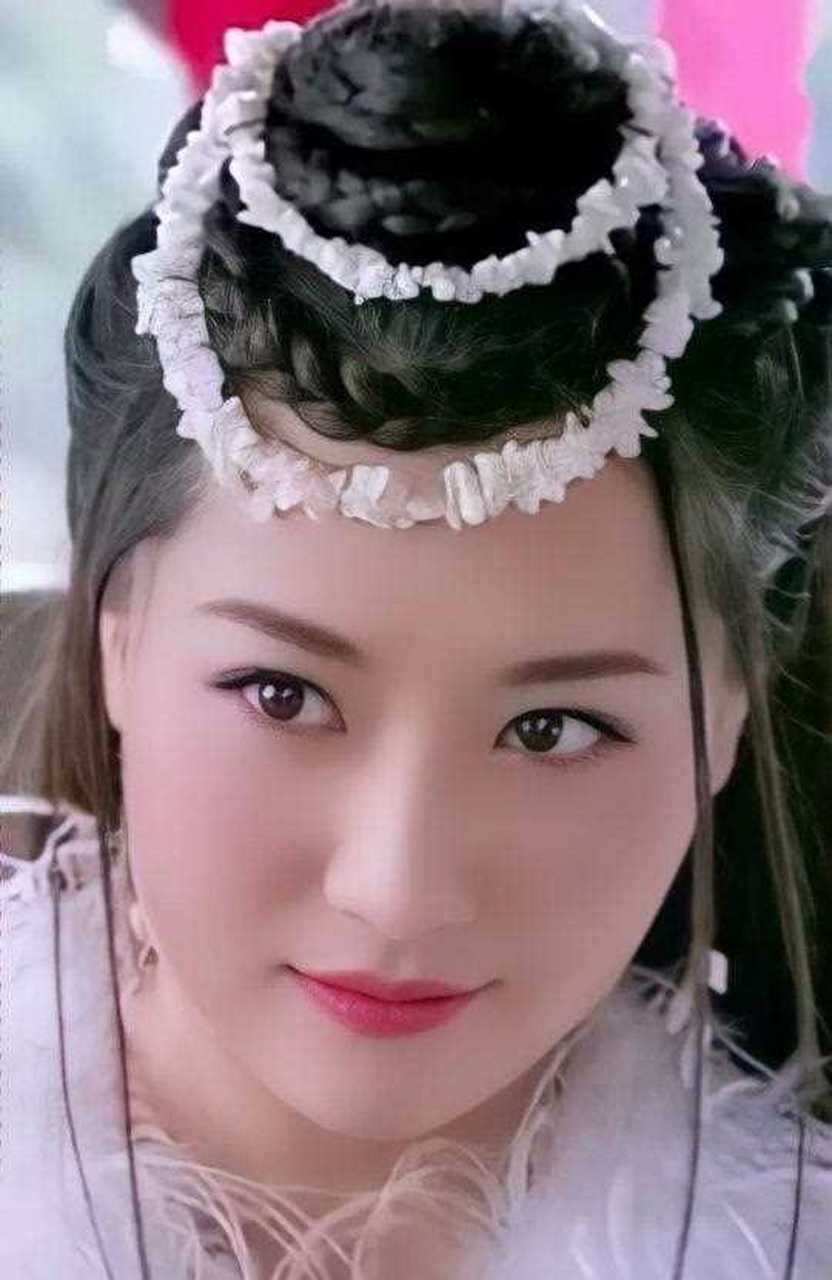 白冰演饰的画皮剧照,看她的眼神在向你视意着什么?[得意]