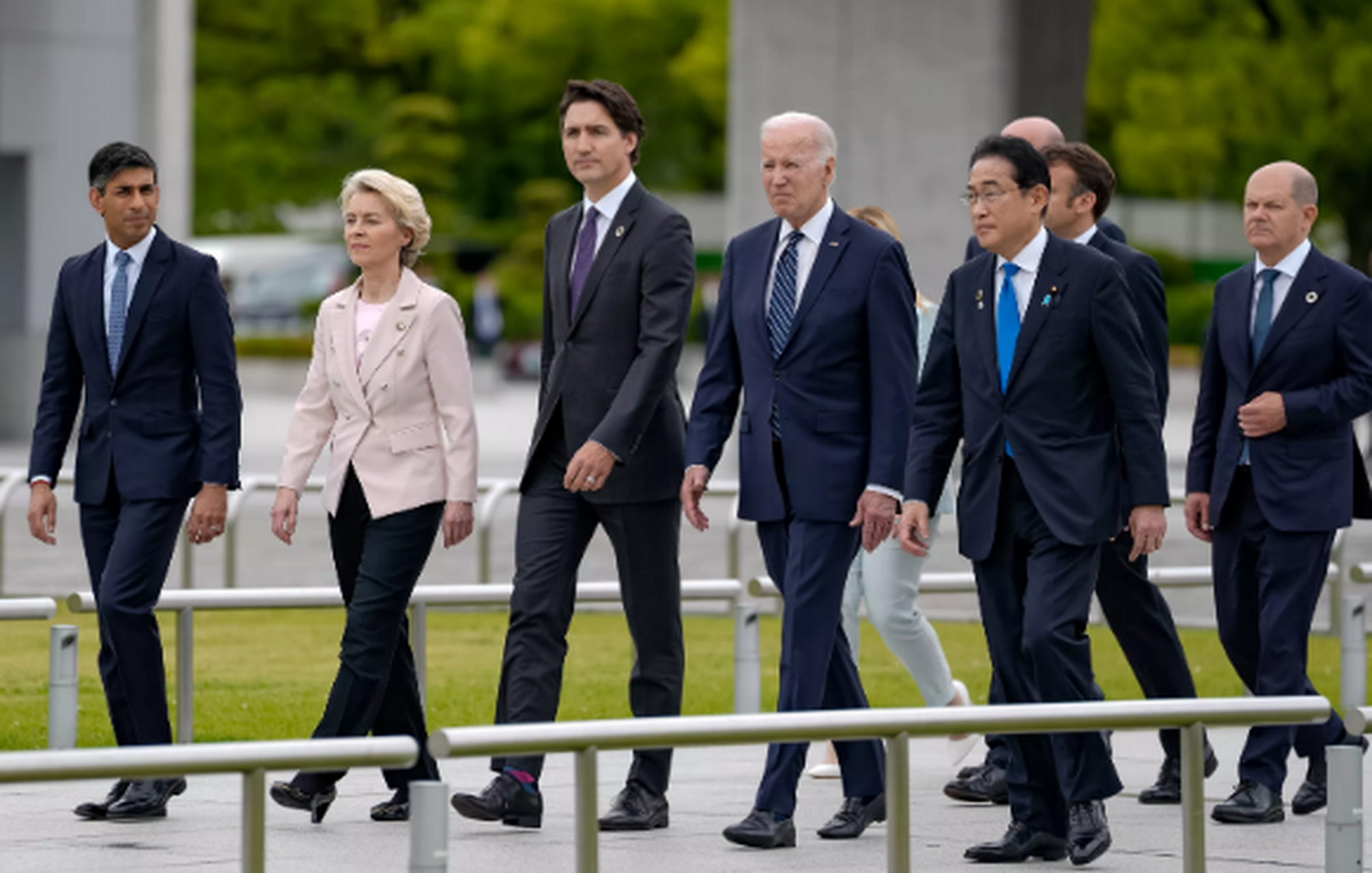 g7峰会合影图片