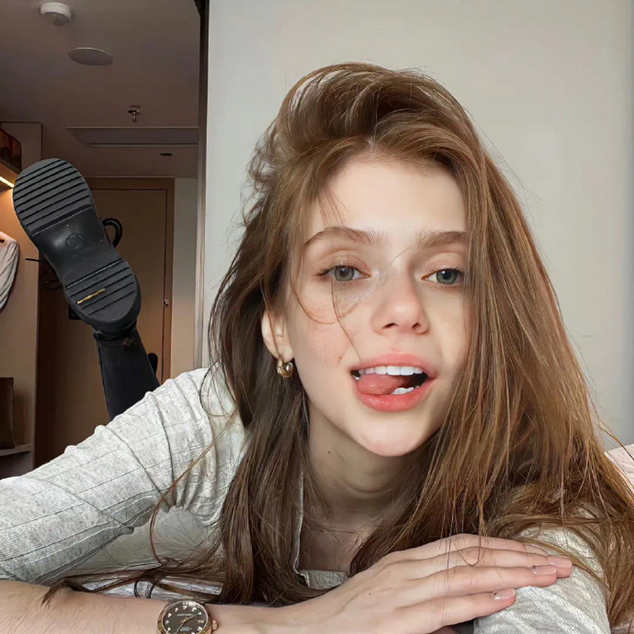 少女慵懒感𝙒𝙚𝘾𝙝𝙖𝙩欧美风头像 #头像# #女生头像