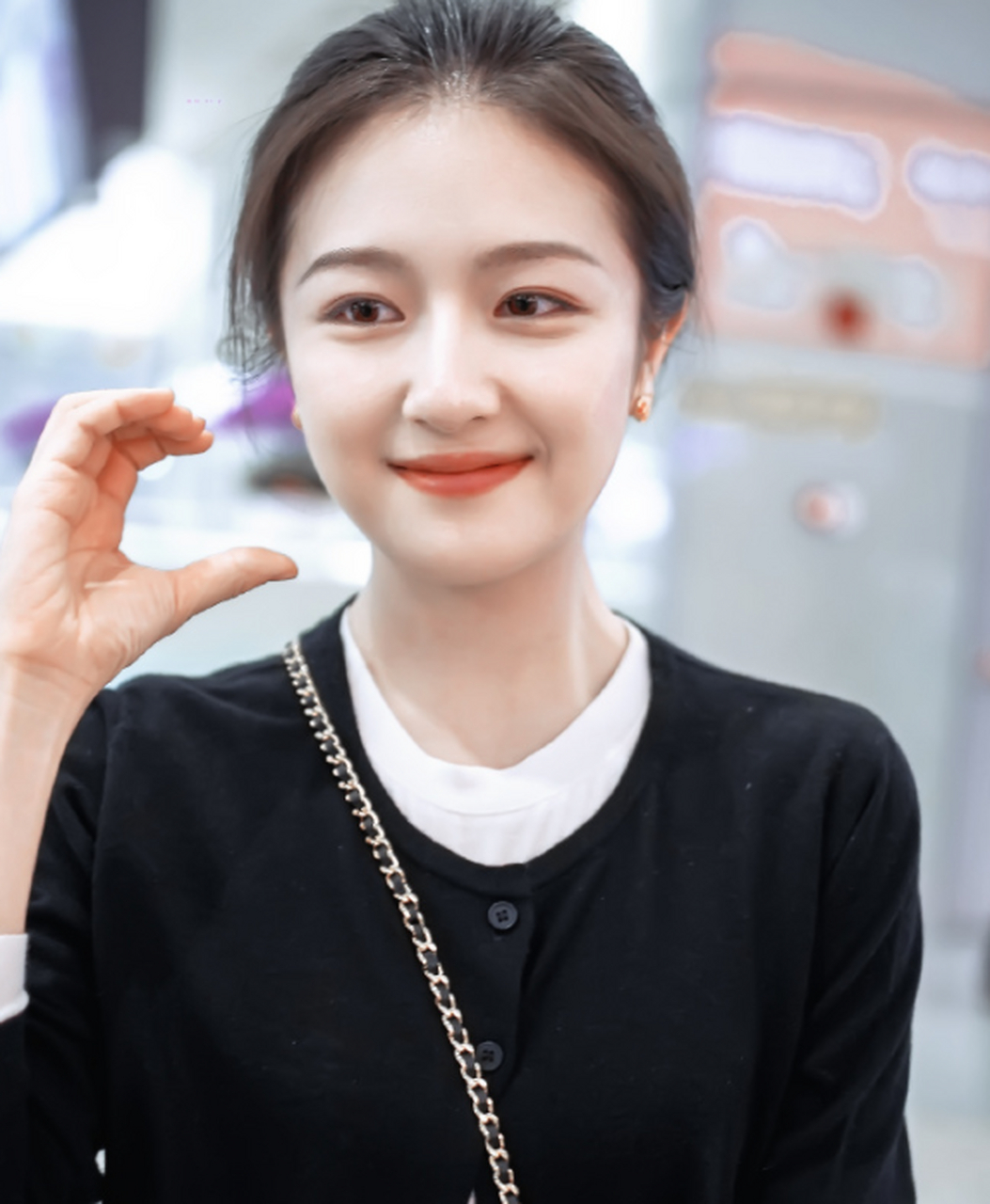 李兰迪脸颊比心直接被她拿捏了,好想被她捧在手心里呀 #李兰迪脸颊