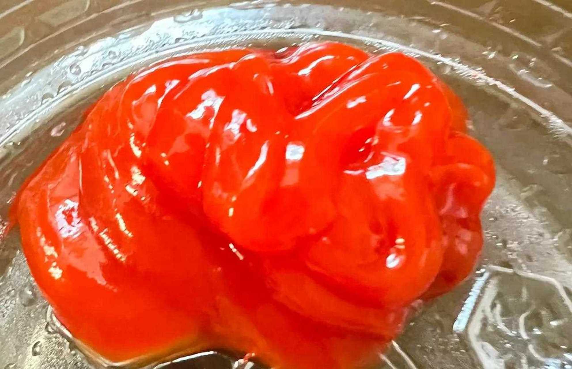 一坨番茄酱 看似好大一坨[咒骂 配上一大盒薯条 一会会就没有了 不禁