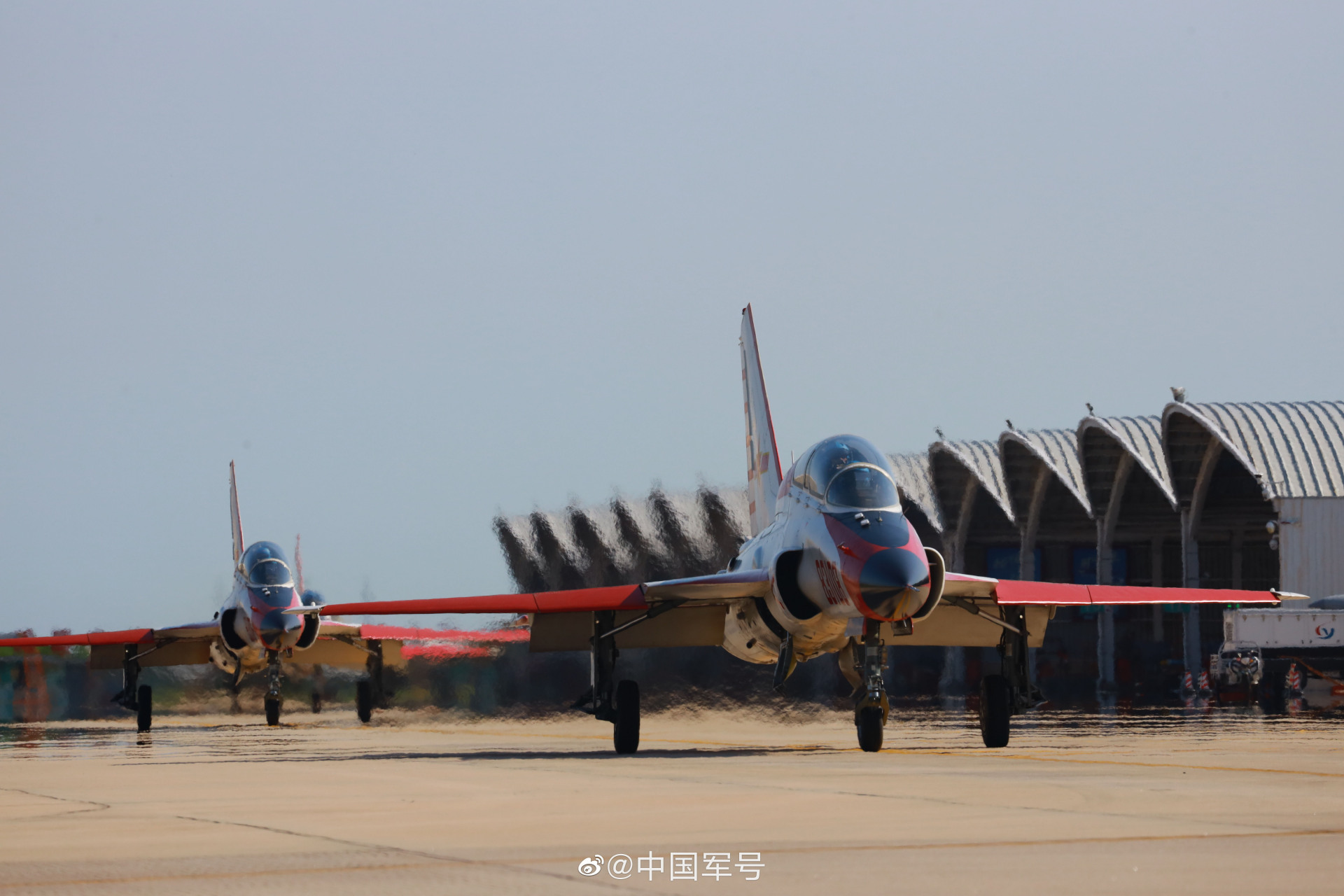 我国海军航空兵装备的歼教-9高级教练机,多年前,估计很多人都没有想到