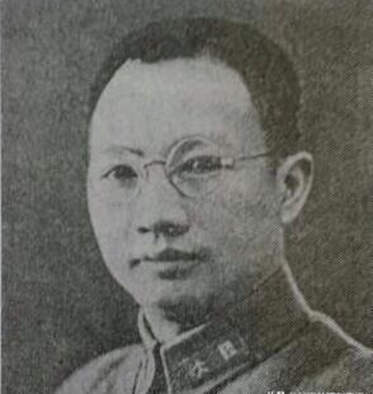 1949年11月18日,国民党89军军长刘伯龙气势汹汹地走进晴隆县府,他不